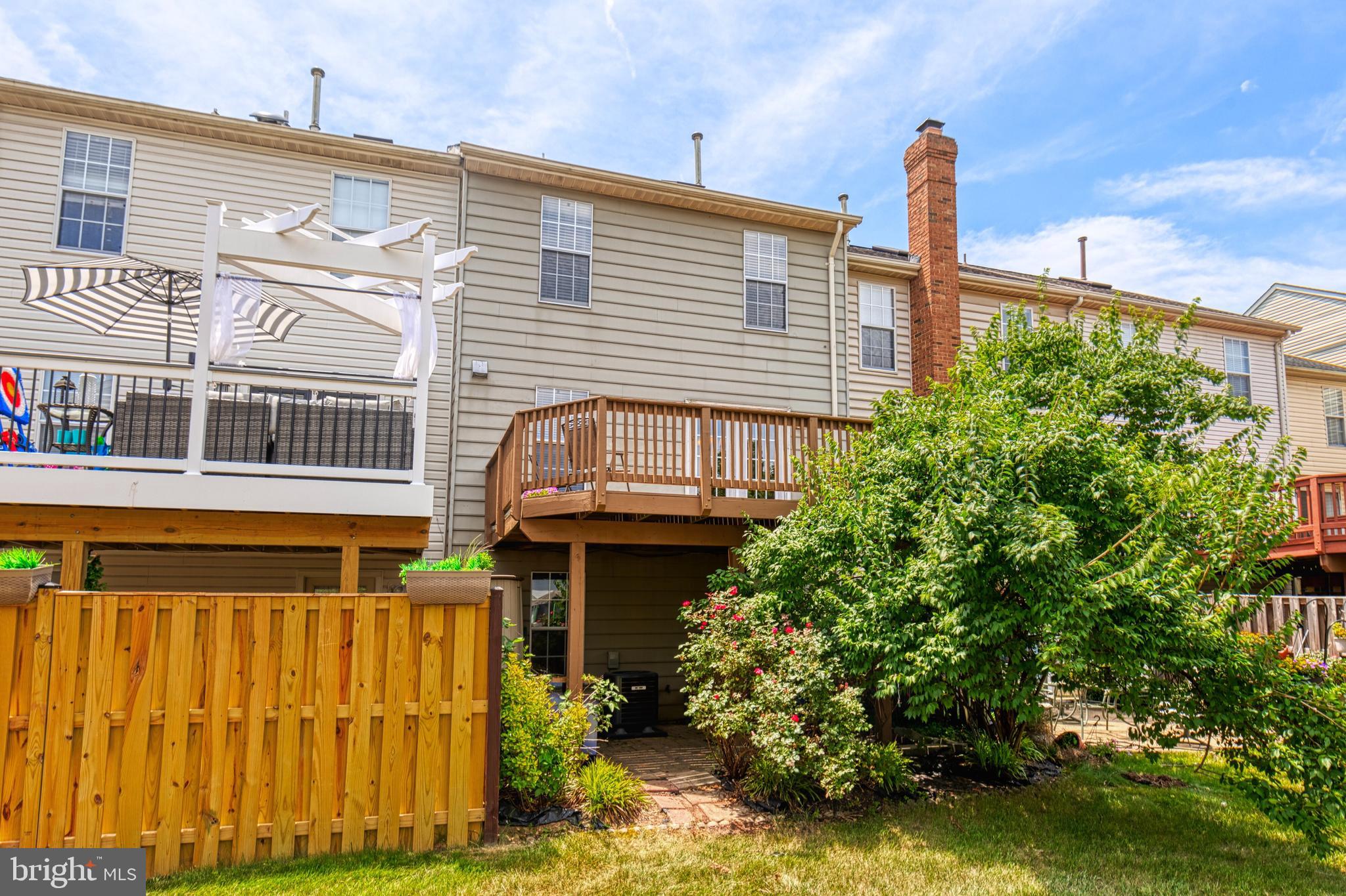 ASHBURN VILLAGE - Residential