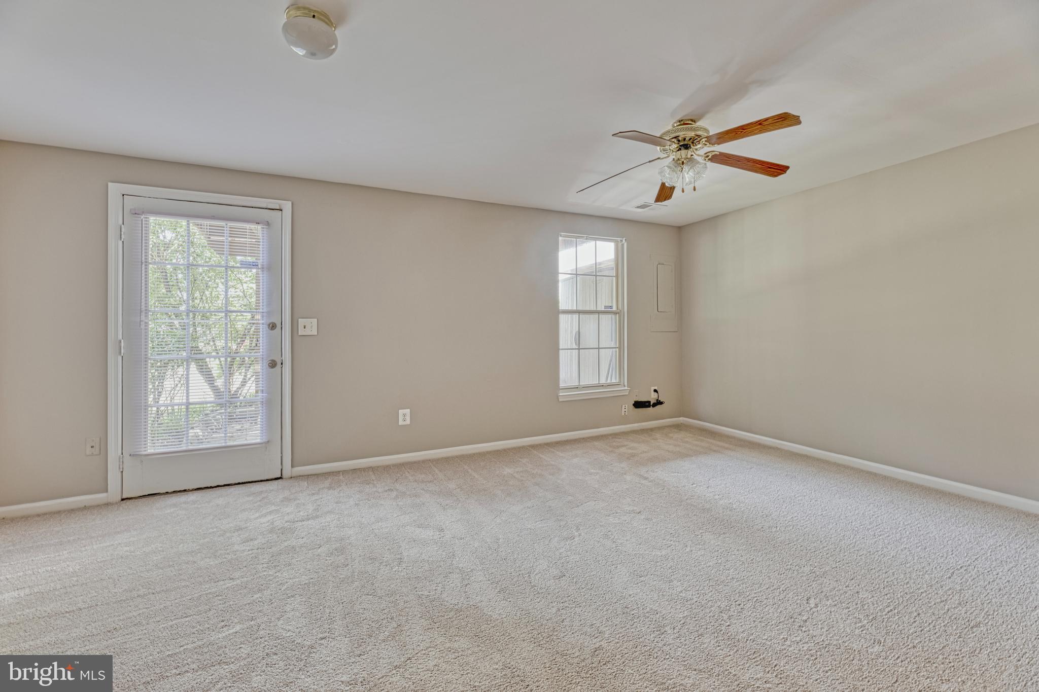 ASHBURN VILLAGE - Residential