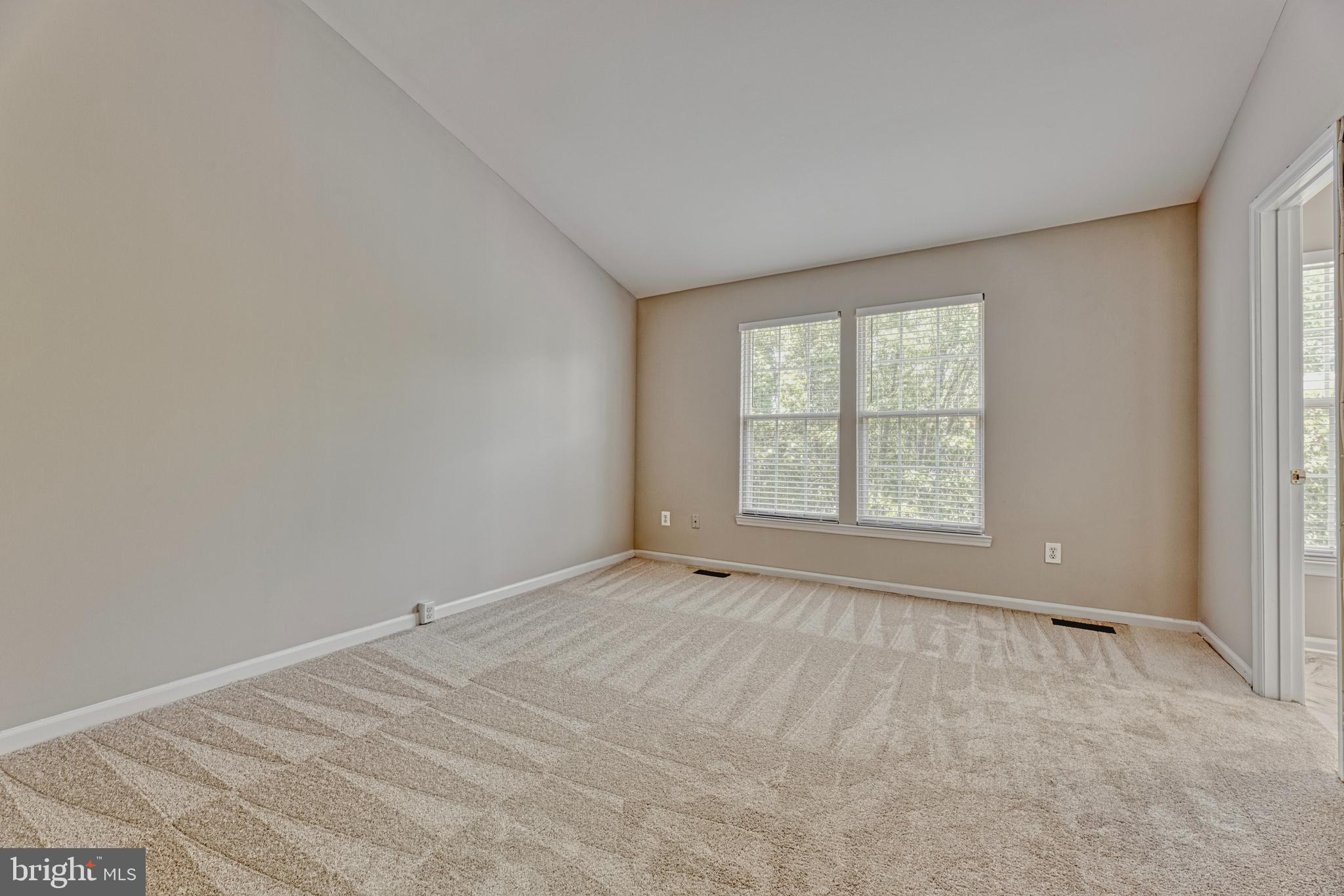 ASHBURN VILLAGE - Residential