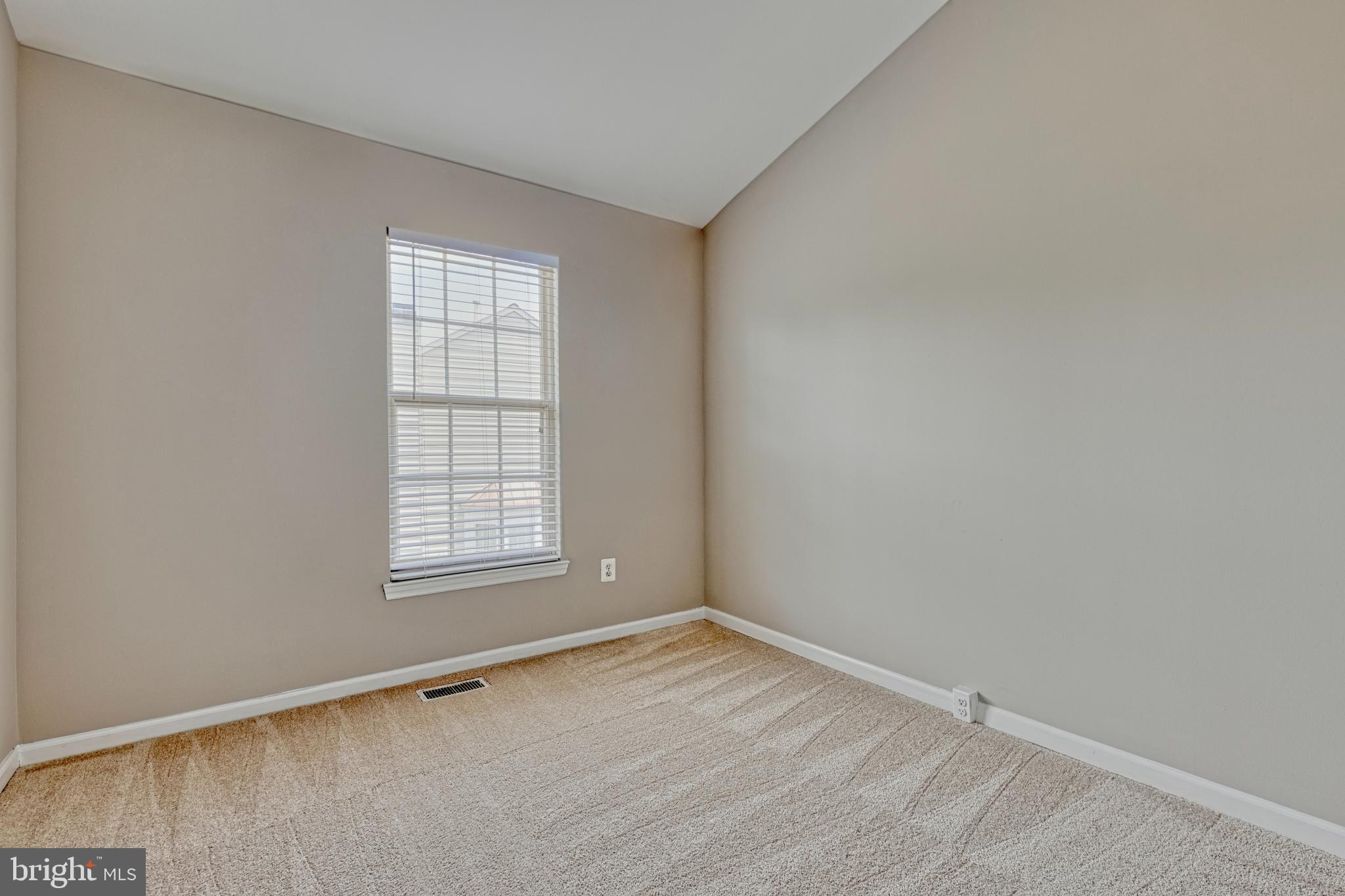 ASHBURN VILLAGE - Residential