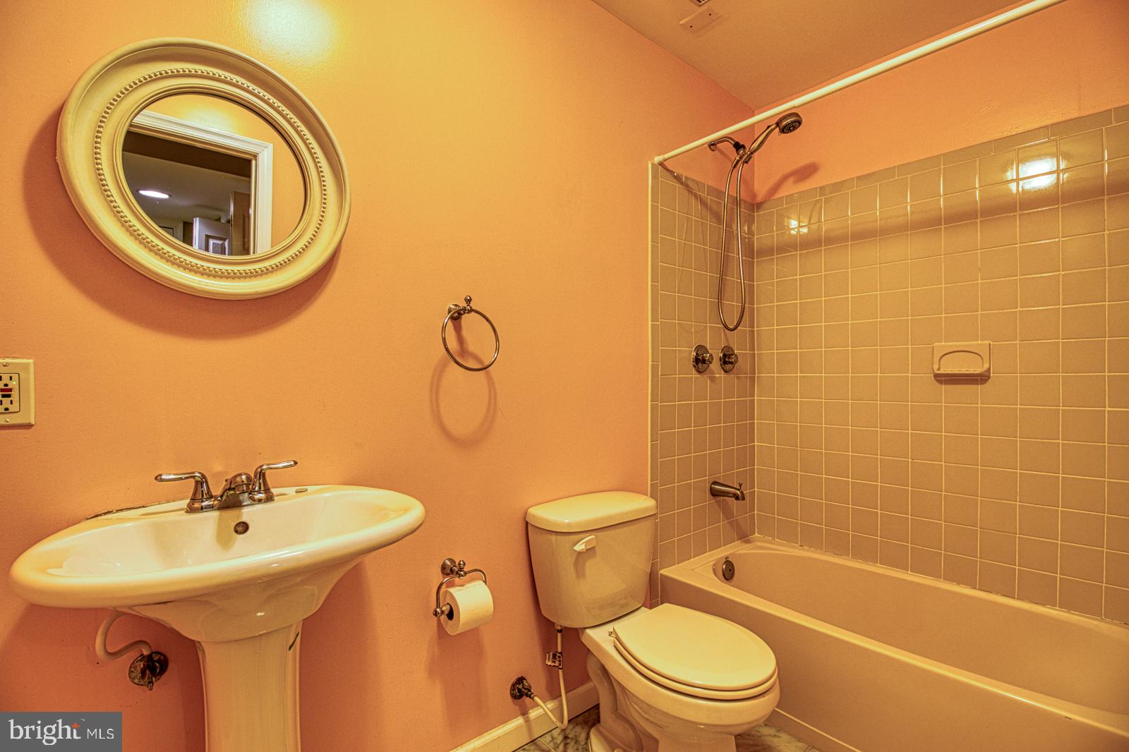 HIGHGROVE ESTATES - Residential Lease