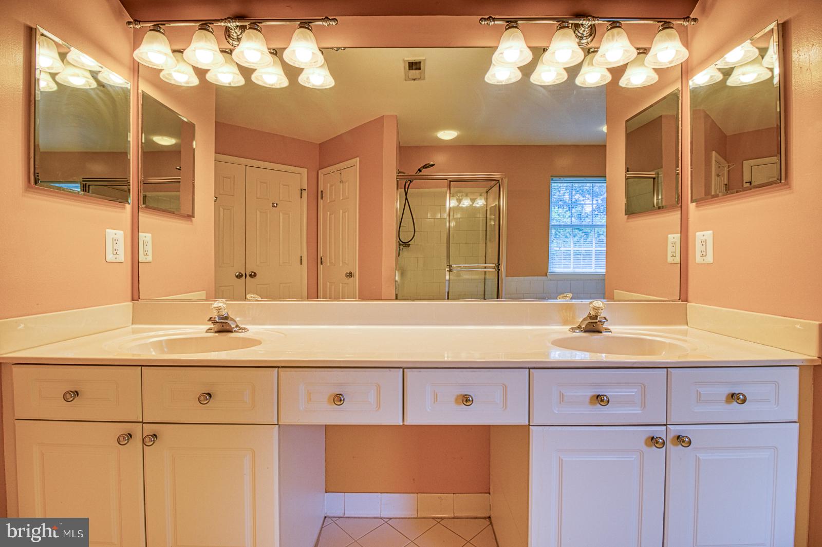 HIGHGROVE ESTATES - Residential Lease