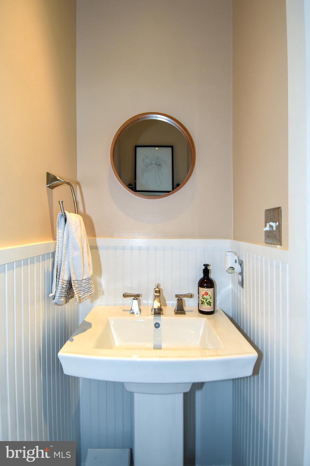 ROSE HILL FALLS - Residential