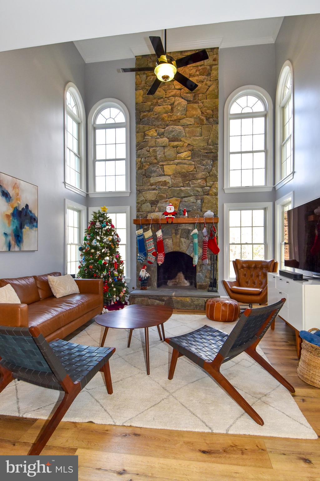 ROSE HILL FALLS - Residential