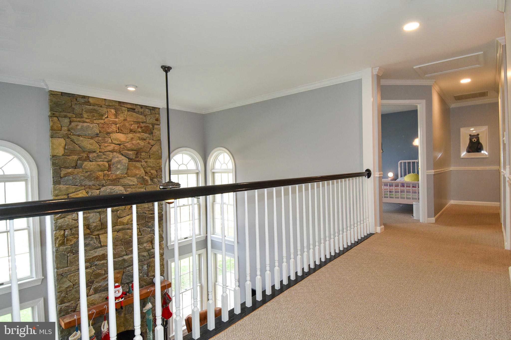 ROSE HILL FALLS - Residential