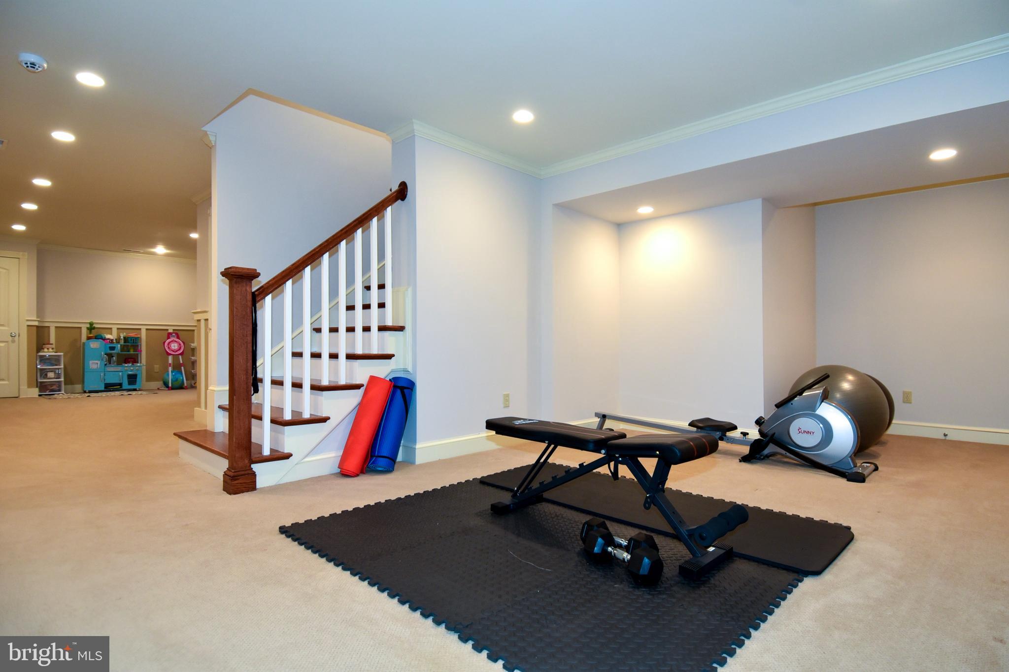 ROSE HILL FALLS - Residential