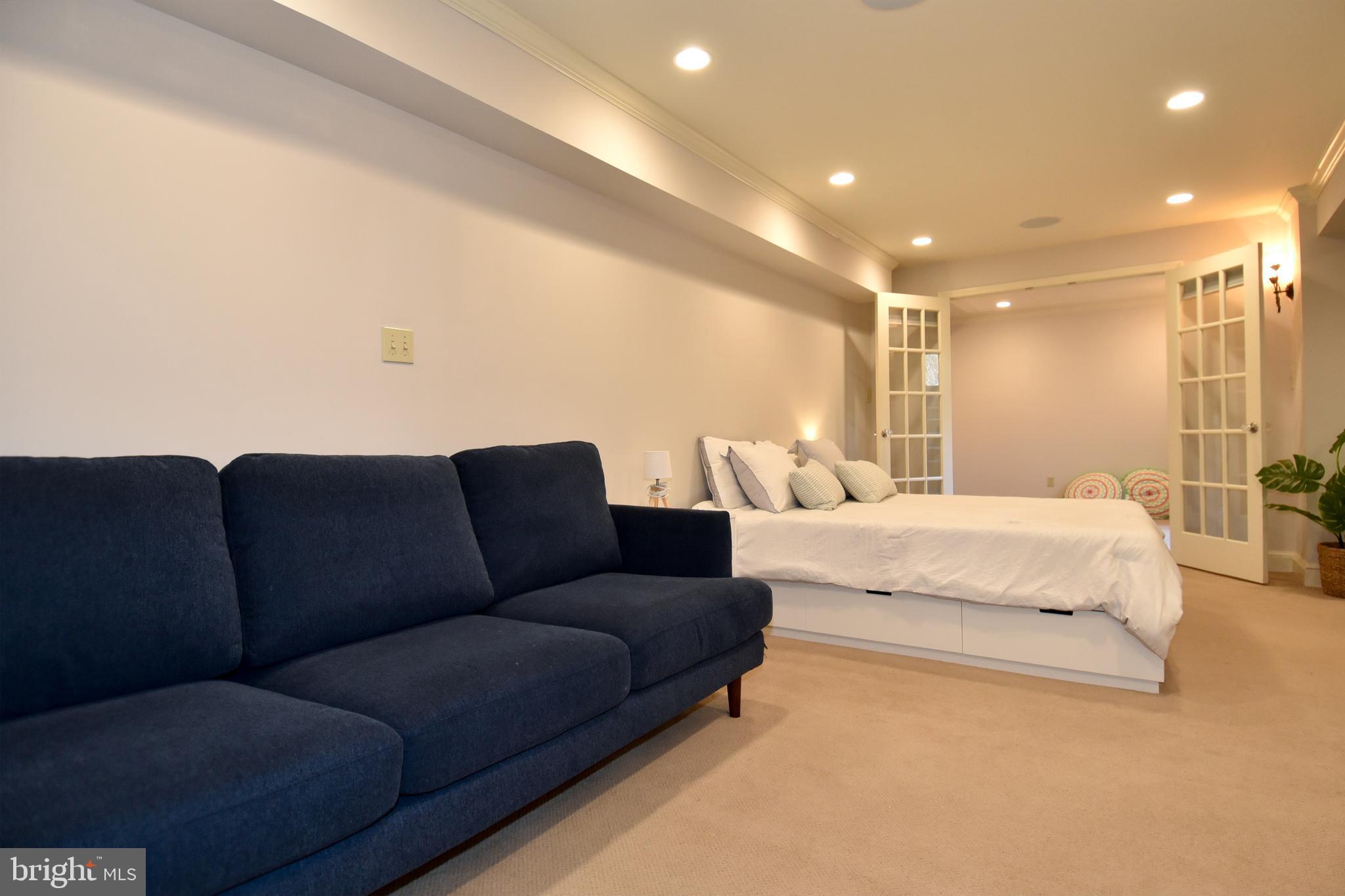 ROSE HILL FALLS - Residential