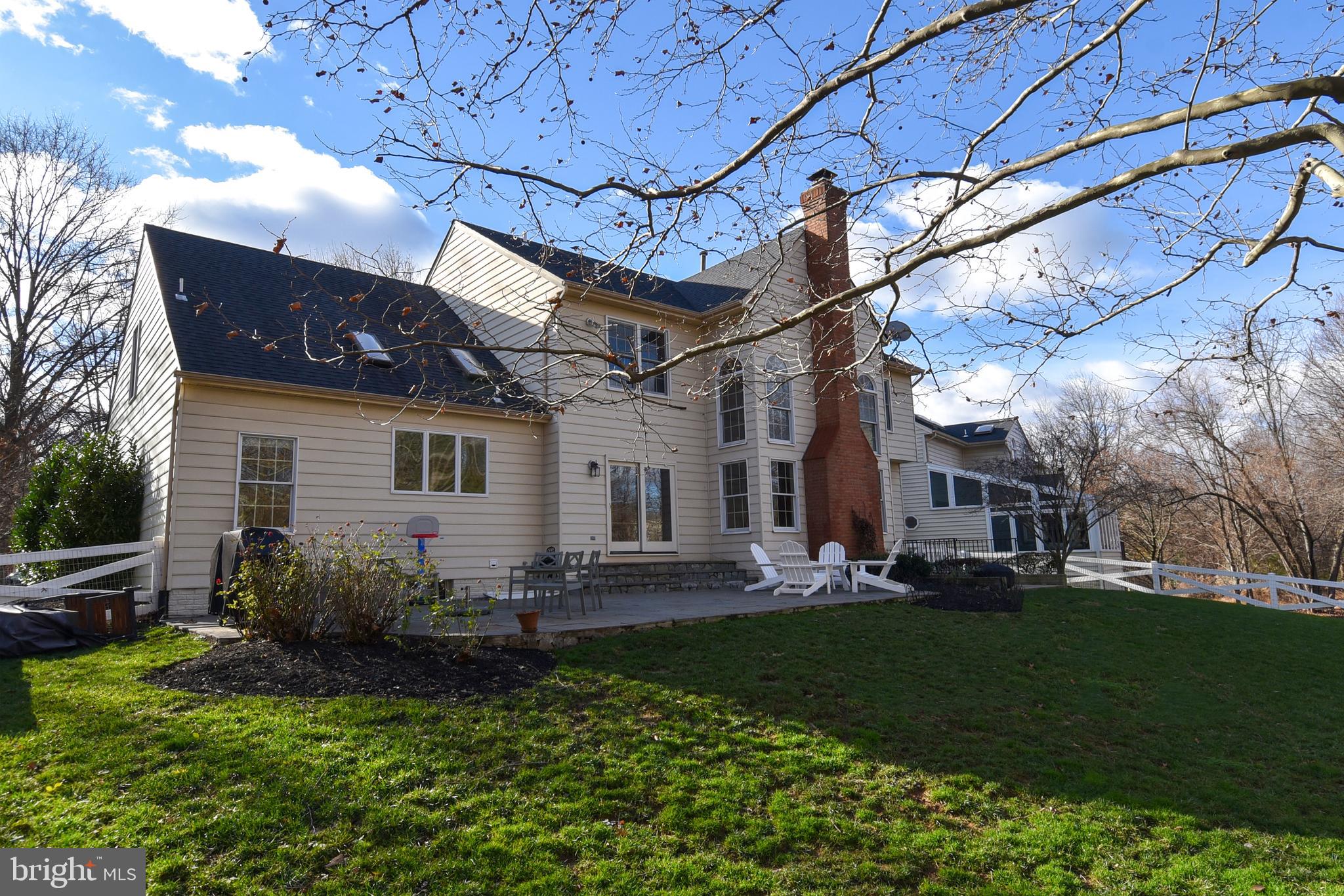 ROSE HILL FALLS - Residential