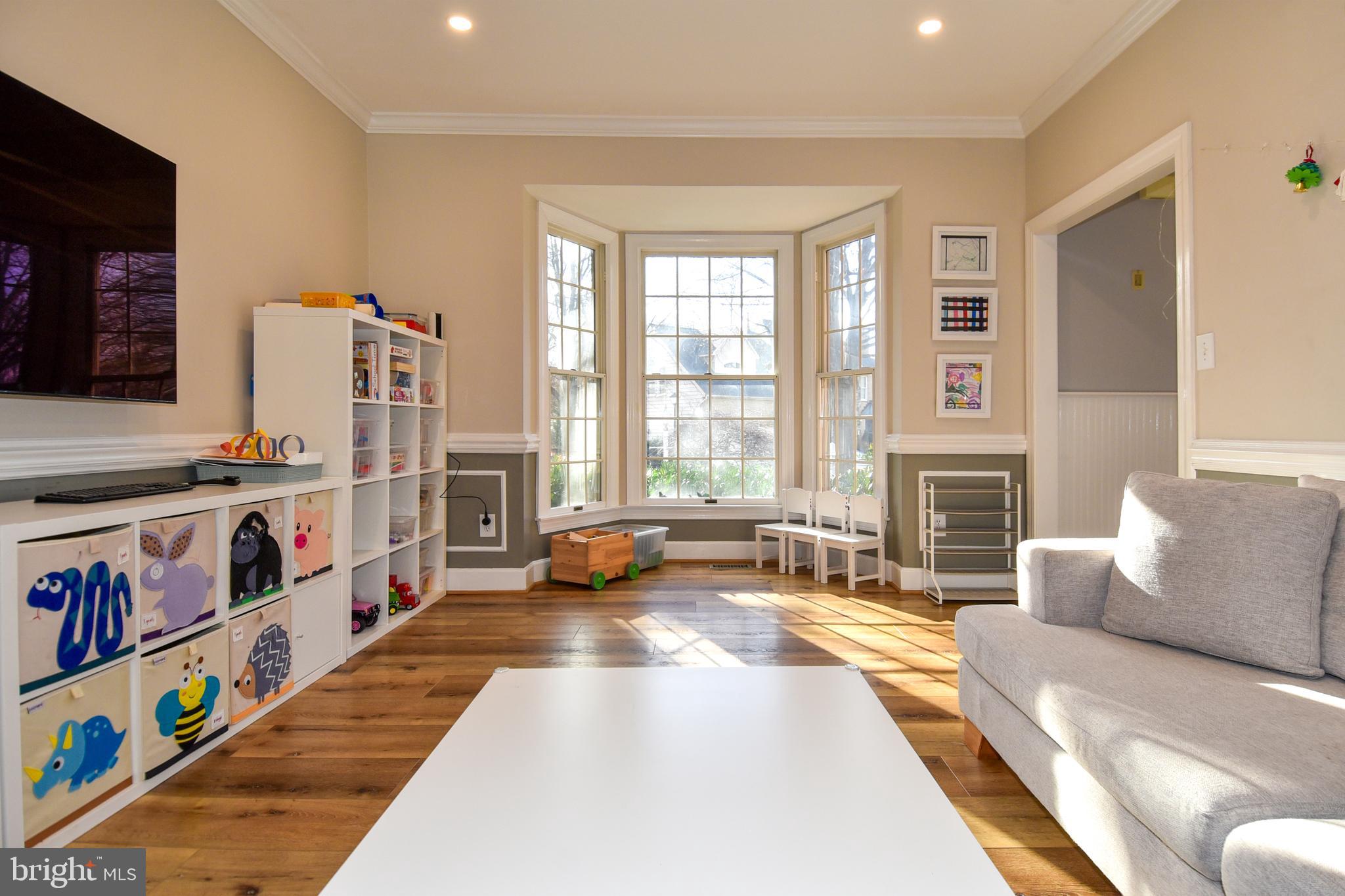 ROSE HILL FALLS - Residential