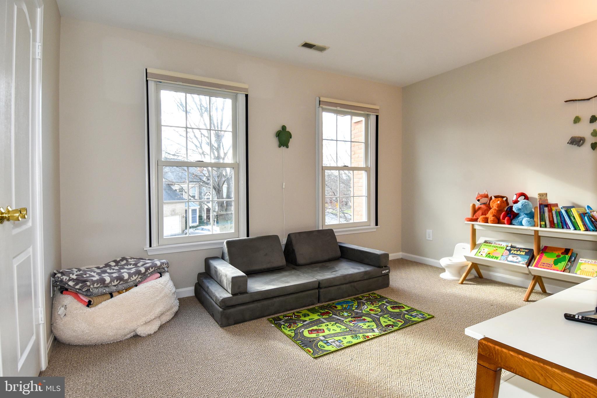 ROSE HILL FALLS - Residential