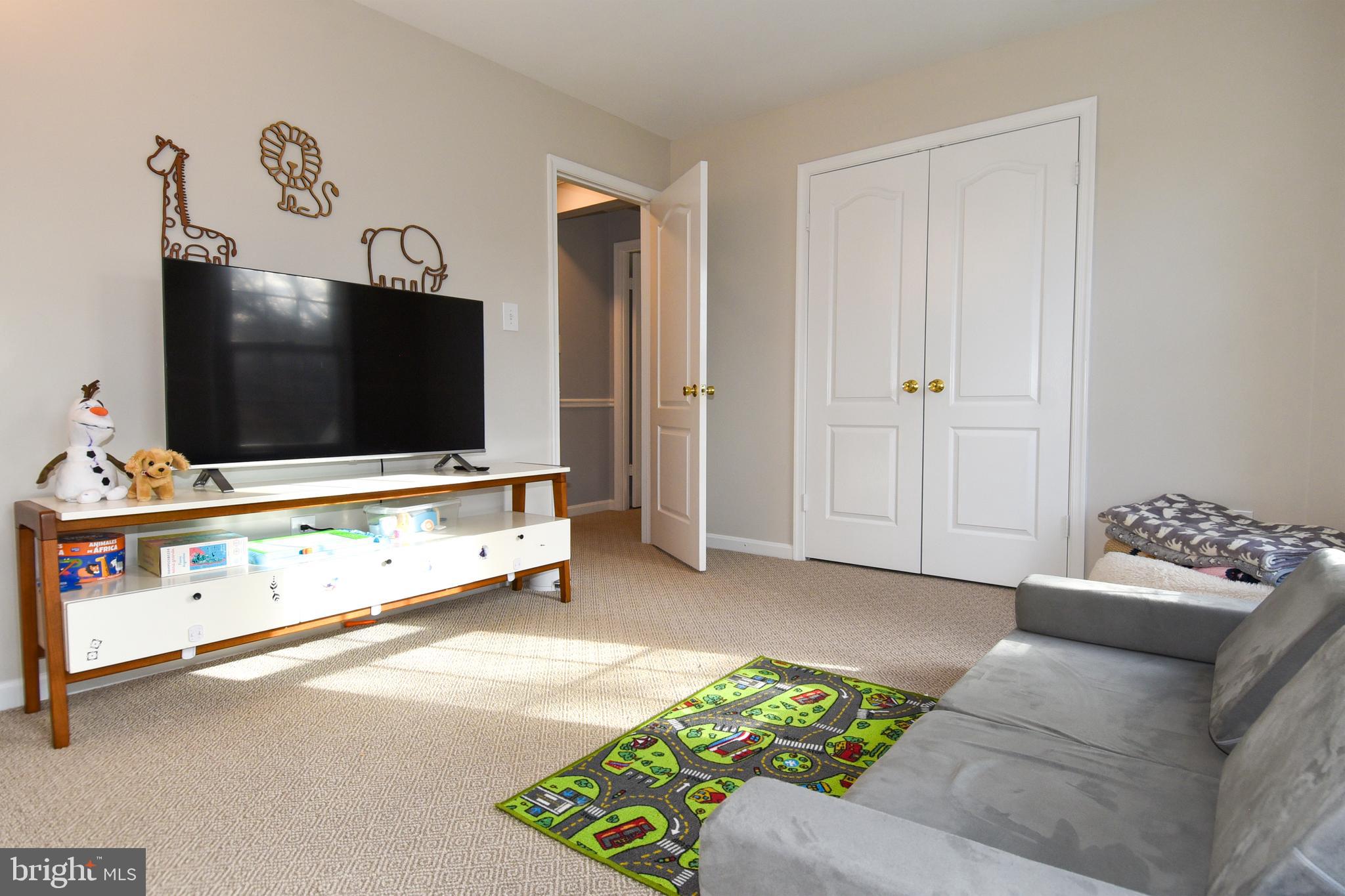 ROSE HILL FALLS - Residential