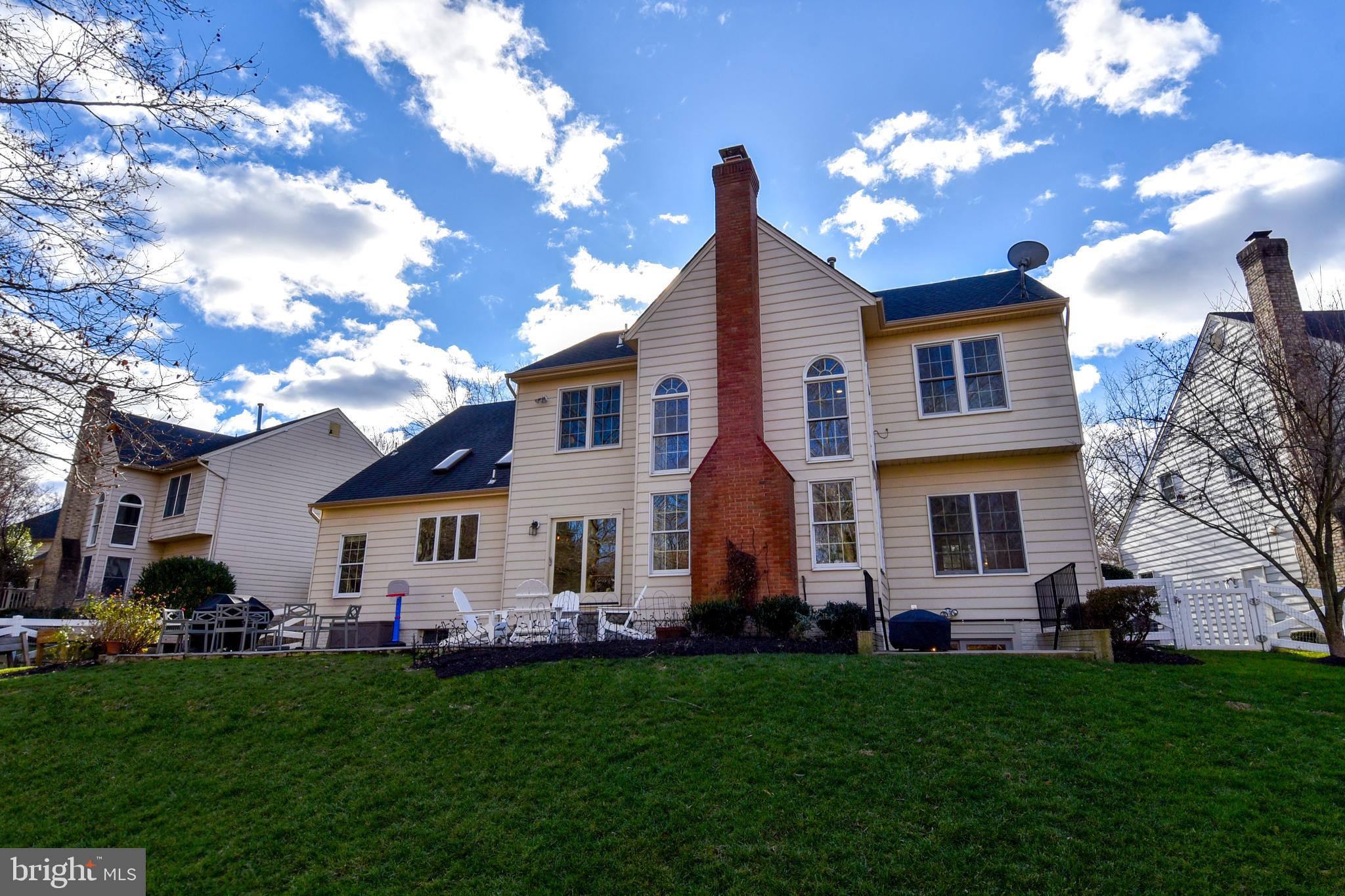 ROSE HILL FALLS - Residential