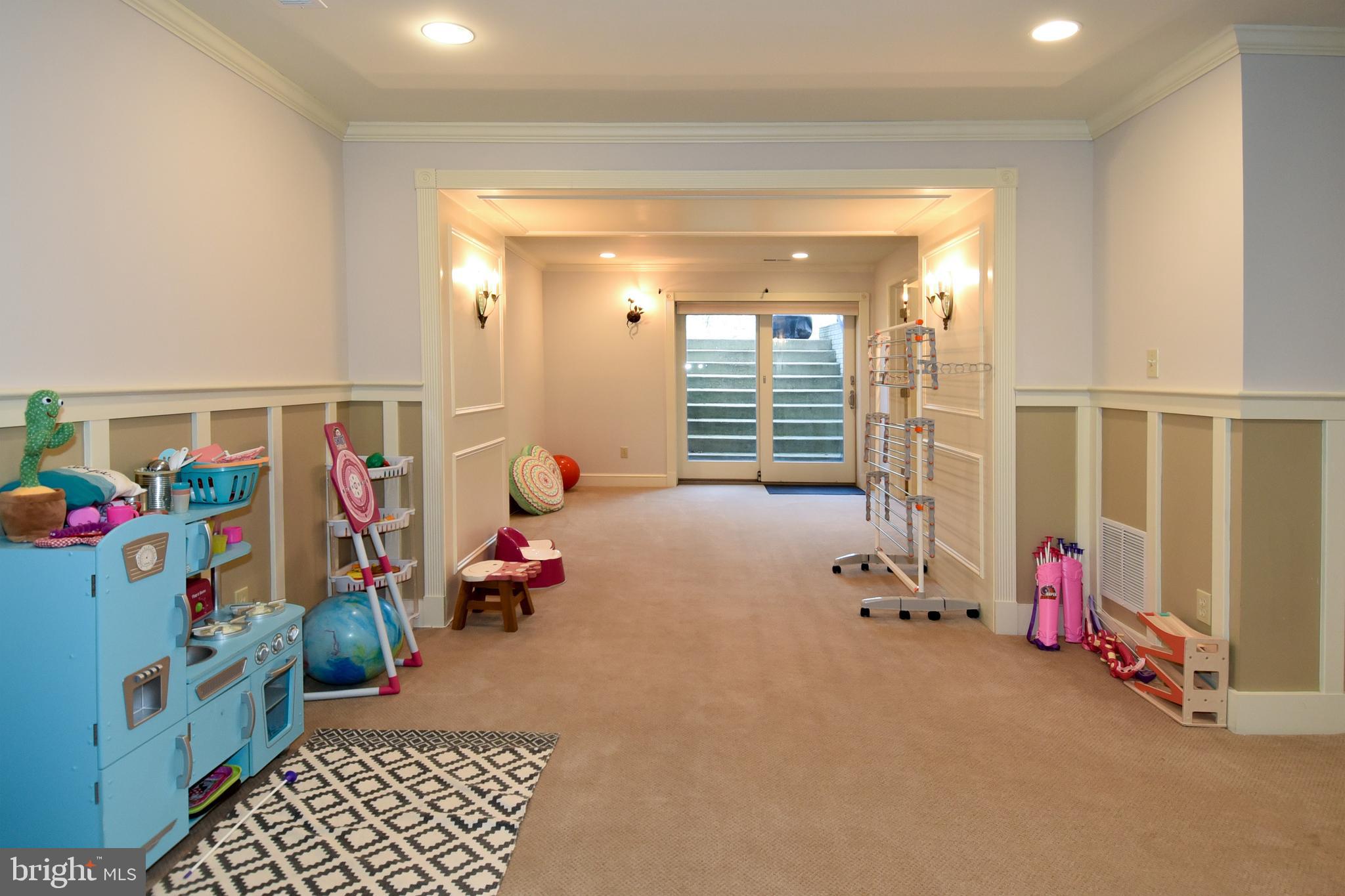 ROSE HILL FALLS - Residential