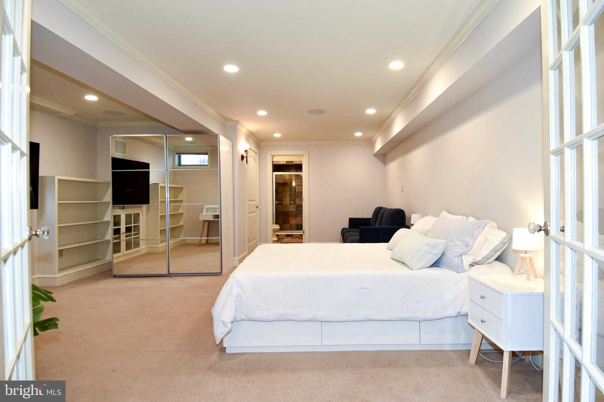 ROSE HILL FALLS - Residential