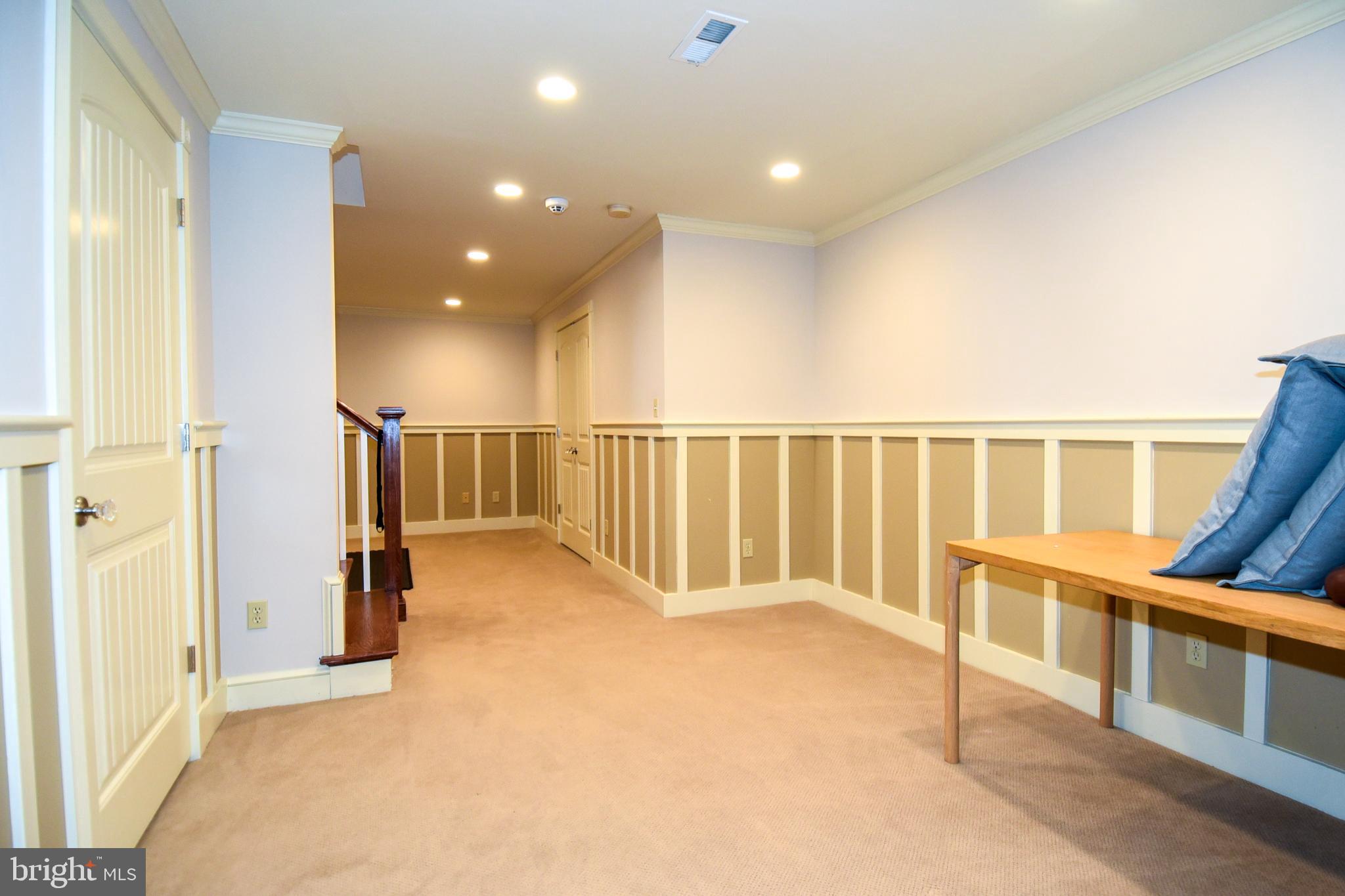 ROSE HILL FALLS - Residential