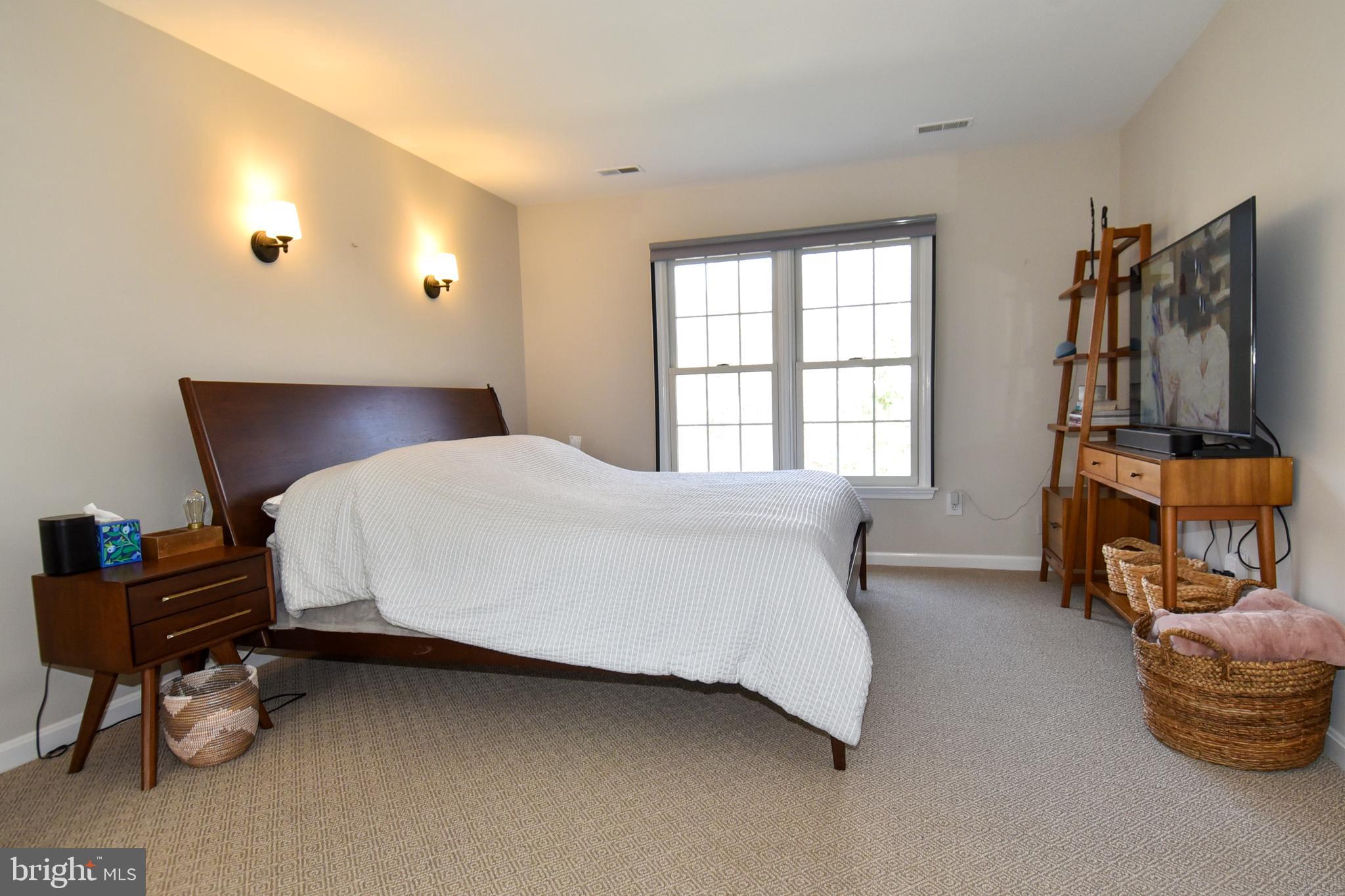 ROSE HILL FALLS - Residential