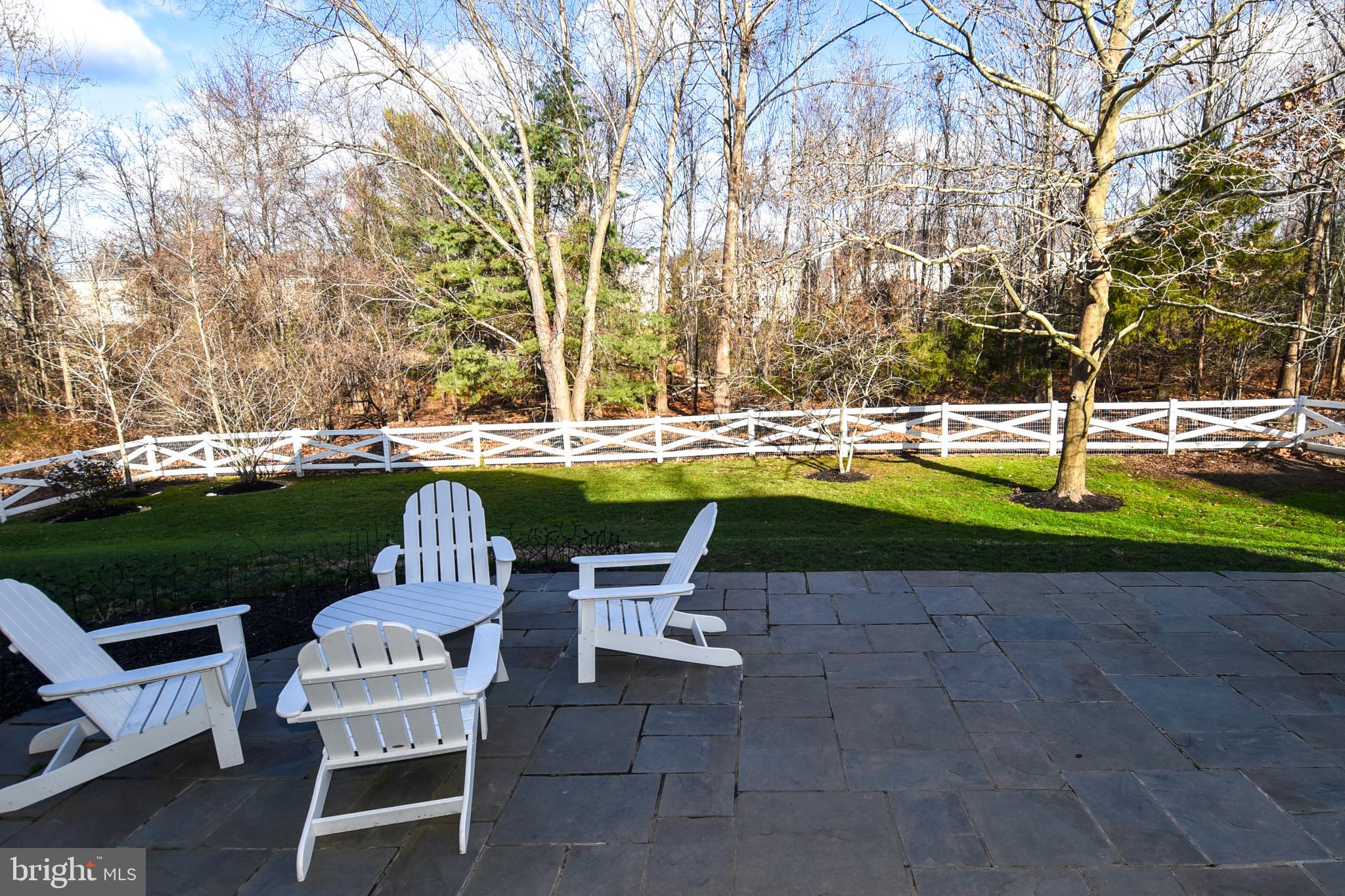 ROSE HILL FALLS - Residential