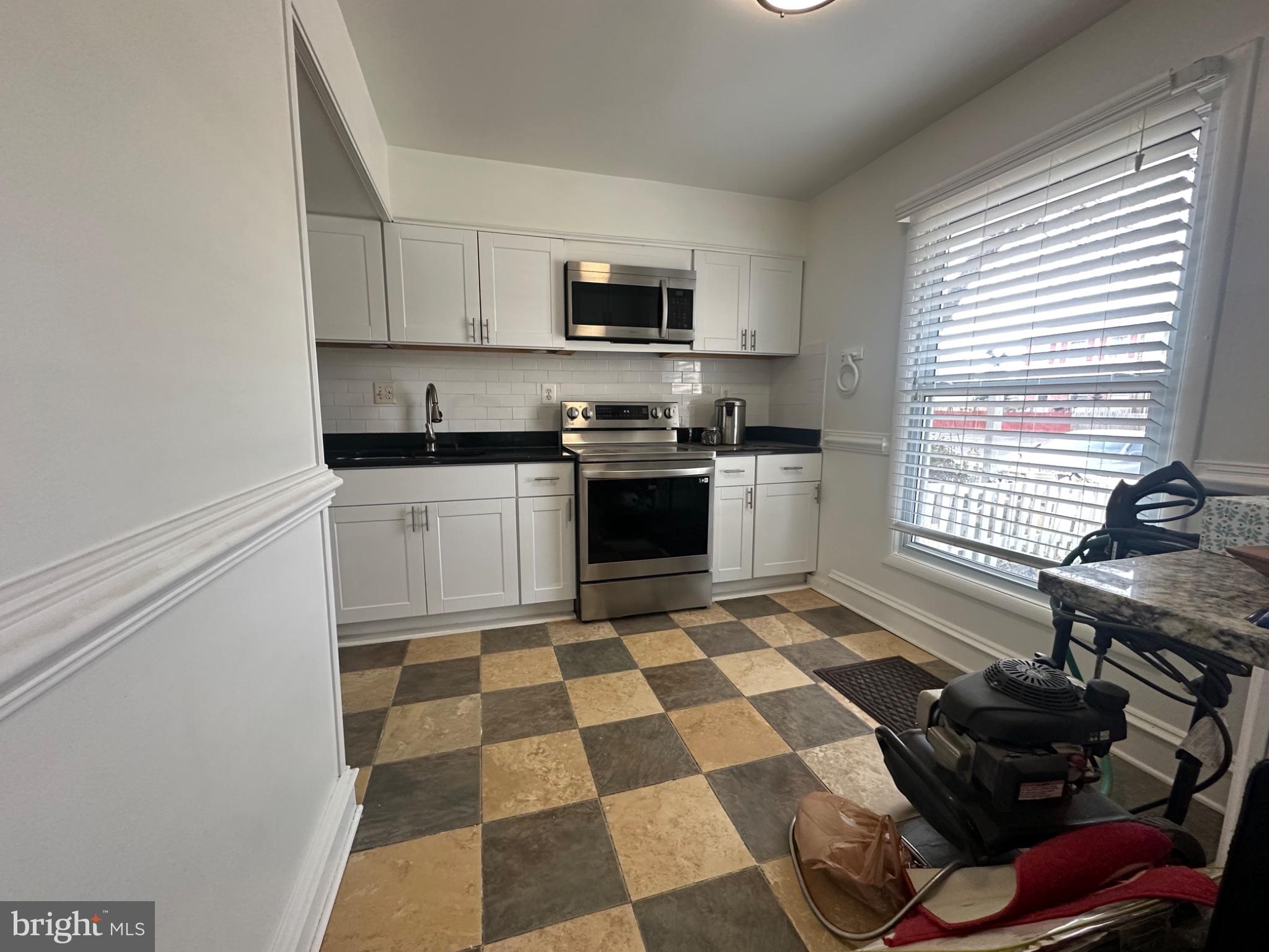 8282 WHITE PINE DRIVE