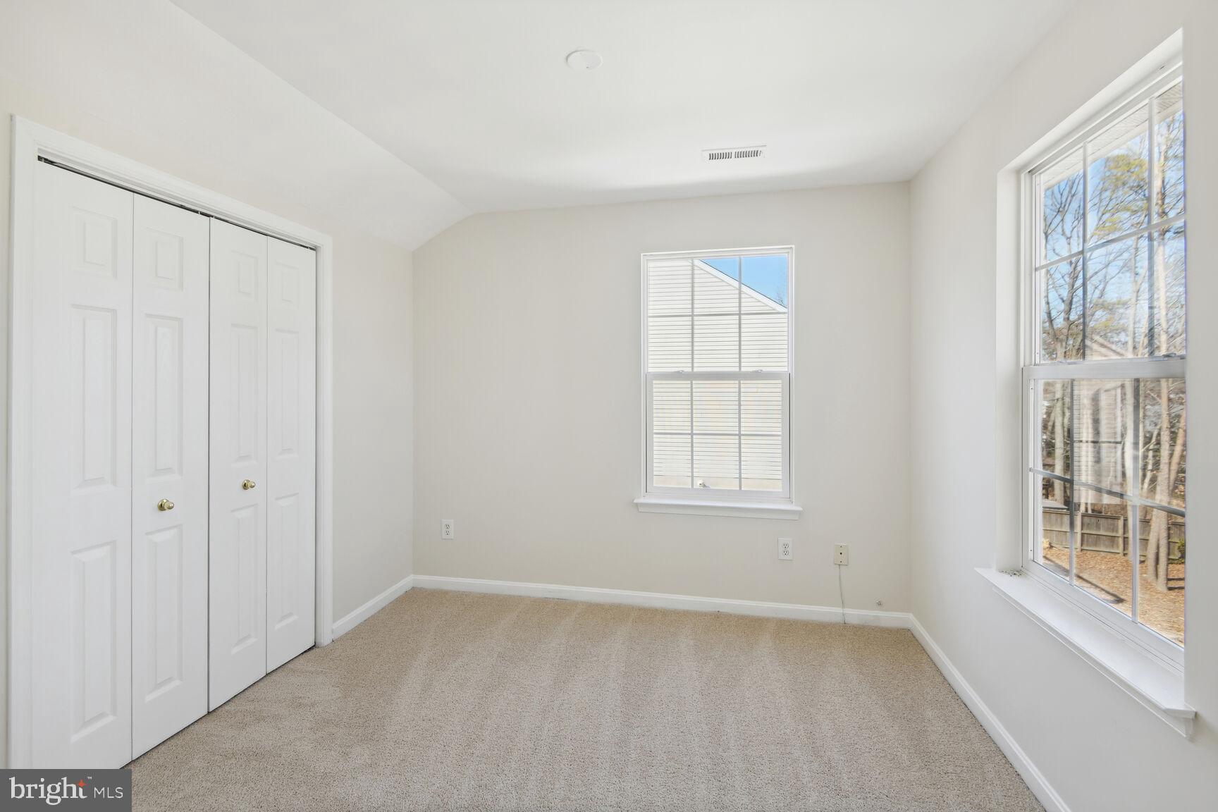 ASHTON - Residential