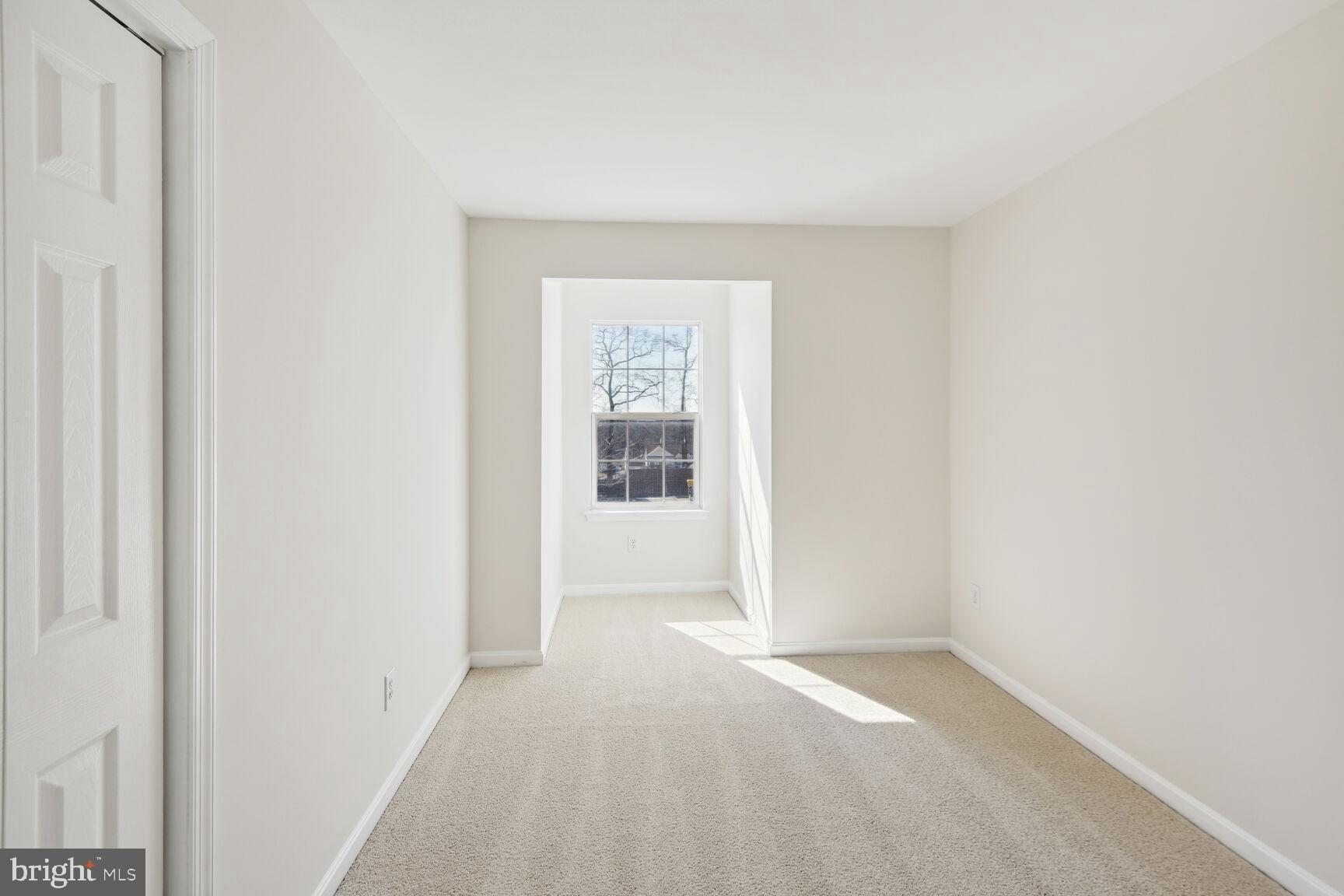 ASHTON - Residential