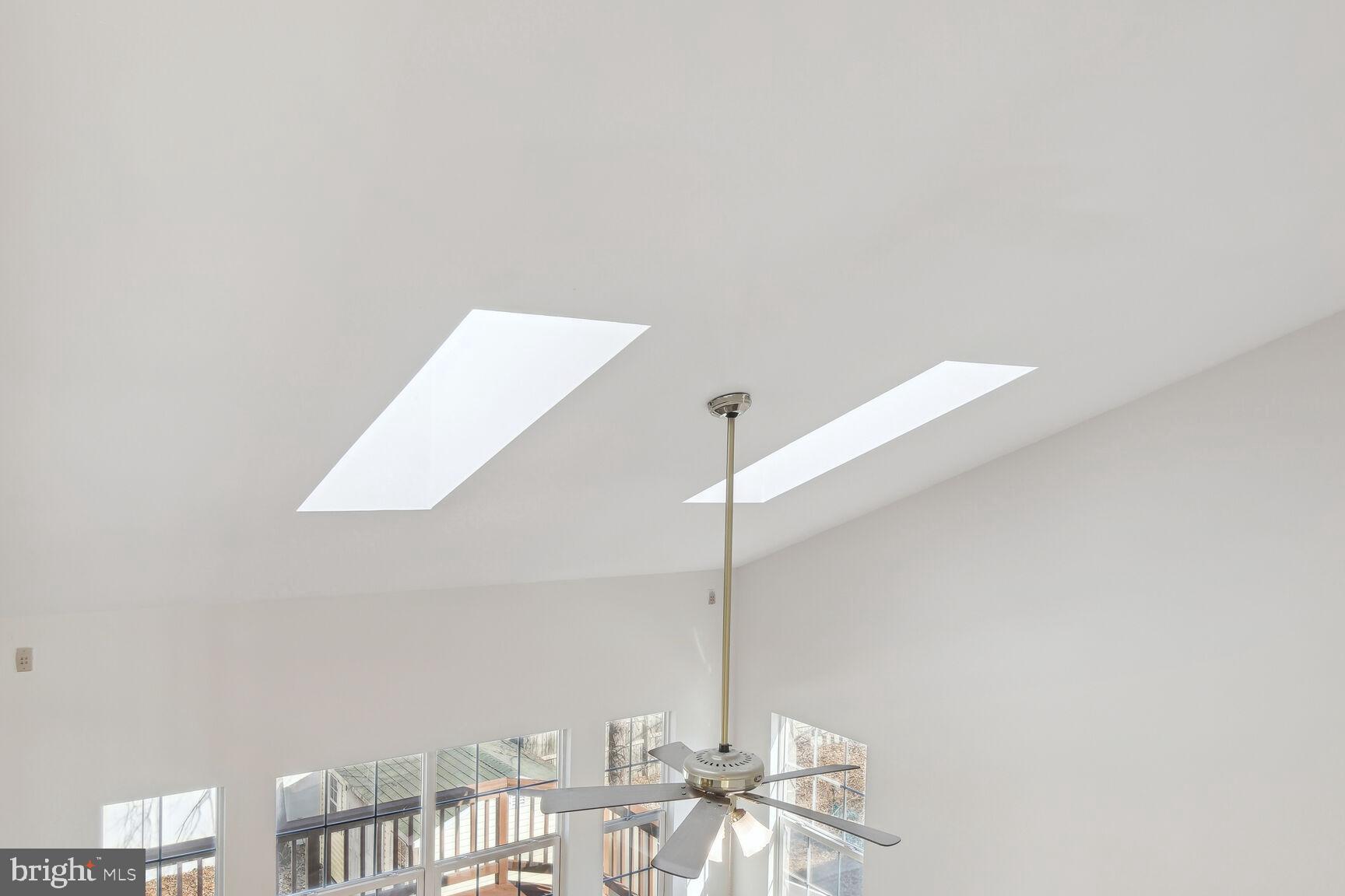 ASHTON - Residential