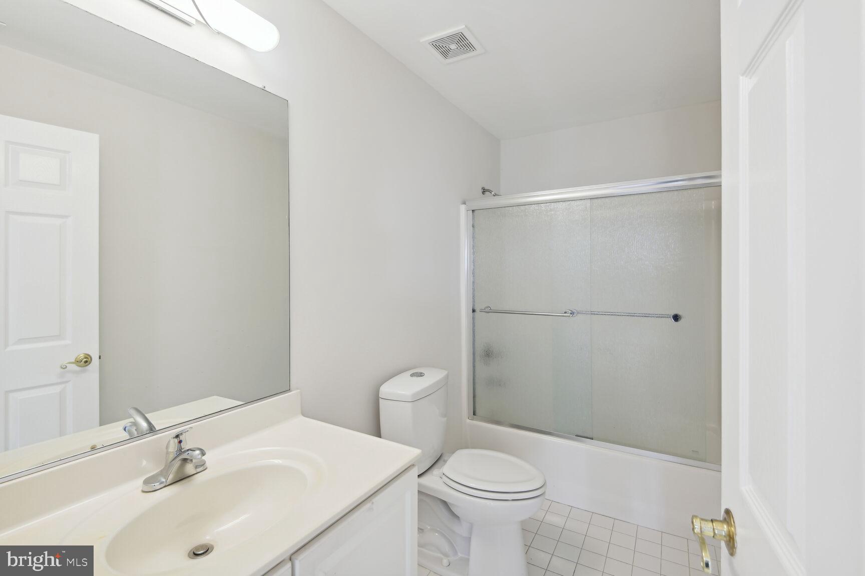 ASHTON - Residential