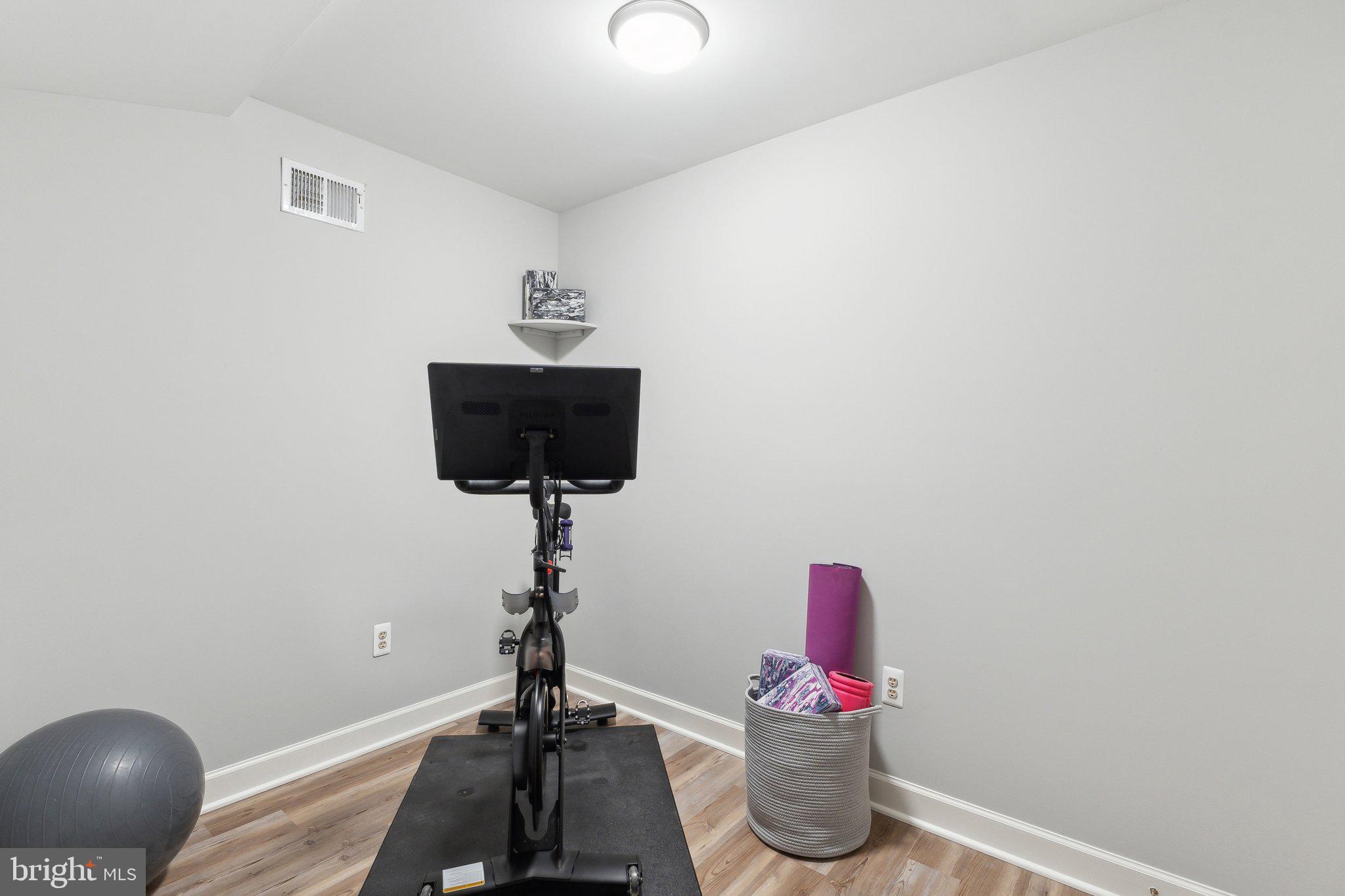 LAKELANDS - Residential