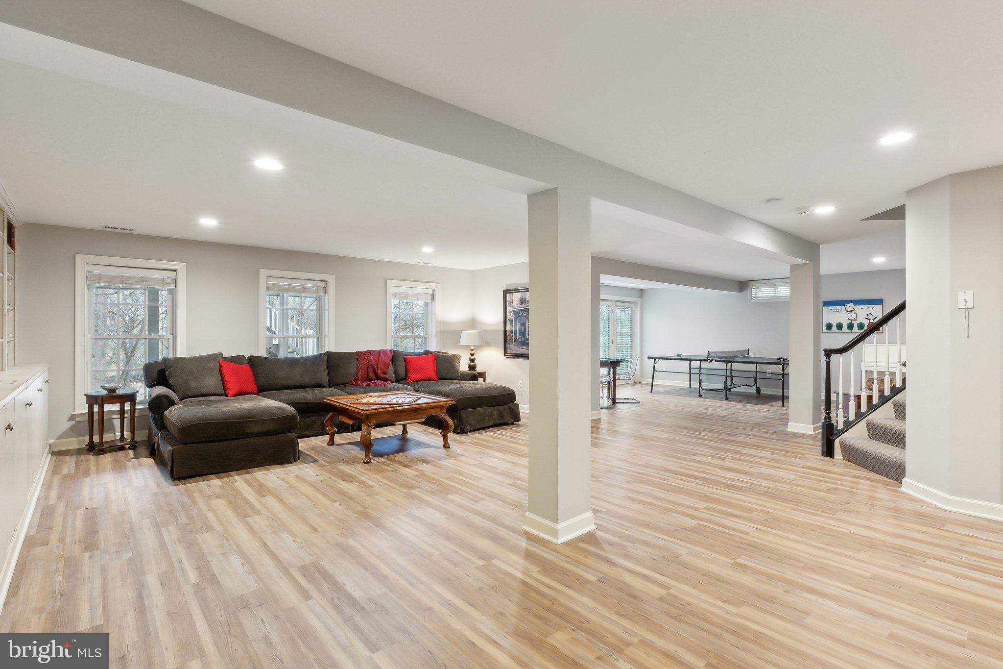 LAKELANDS - Residential