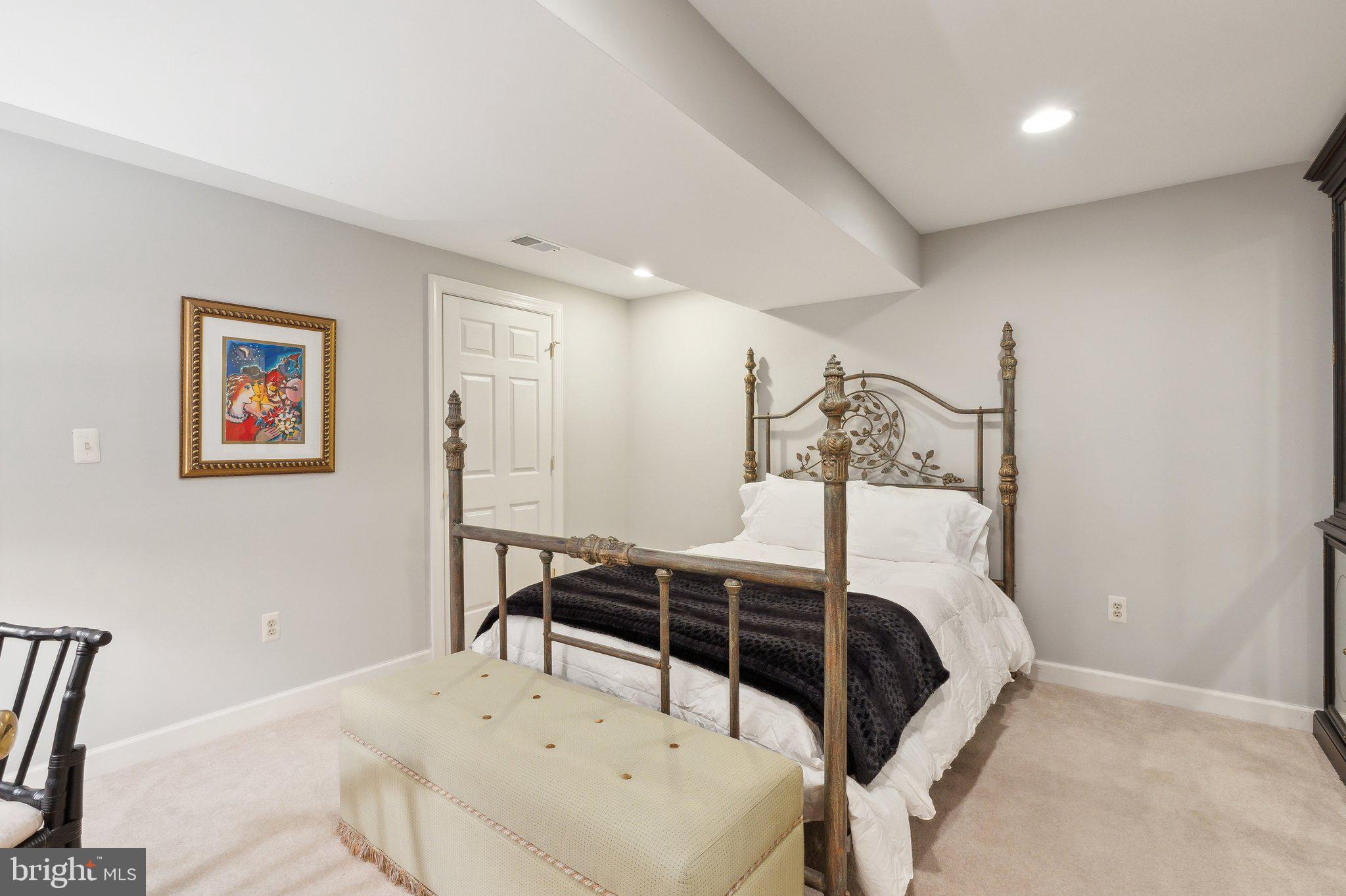 LAKELANDS - Residential