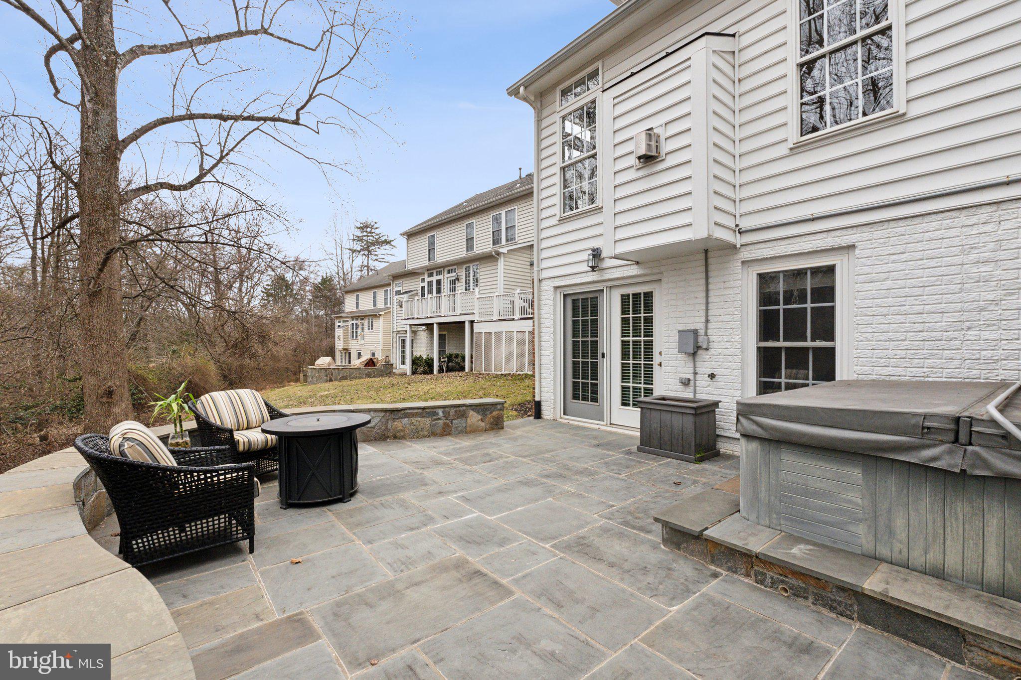 LAKELANDS - Residential