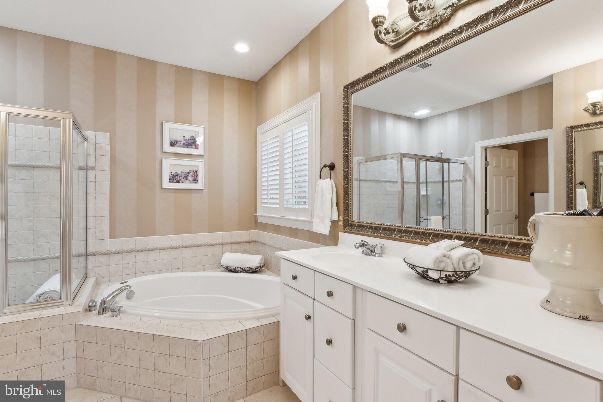 LAKELANDS - Residential