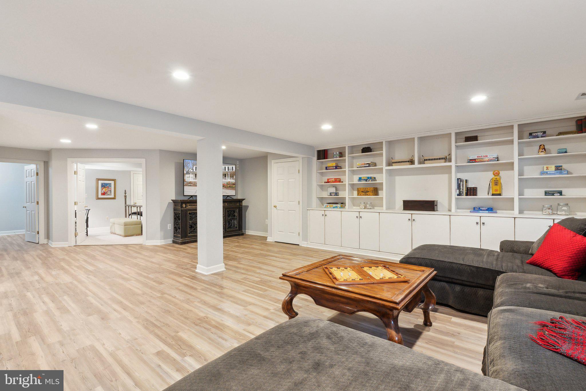 LAKELANDS - Residential