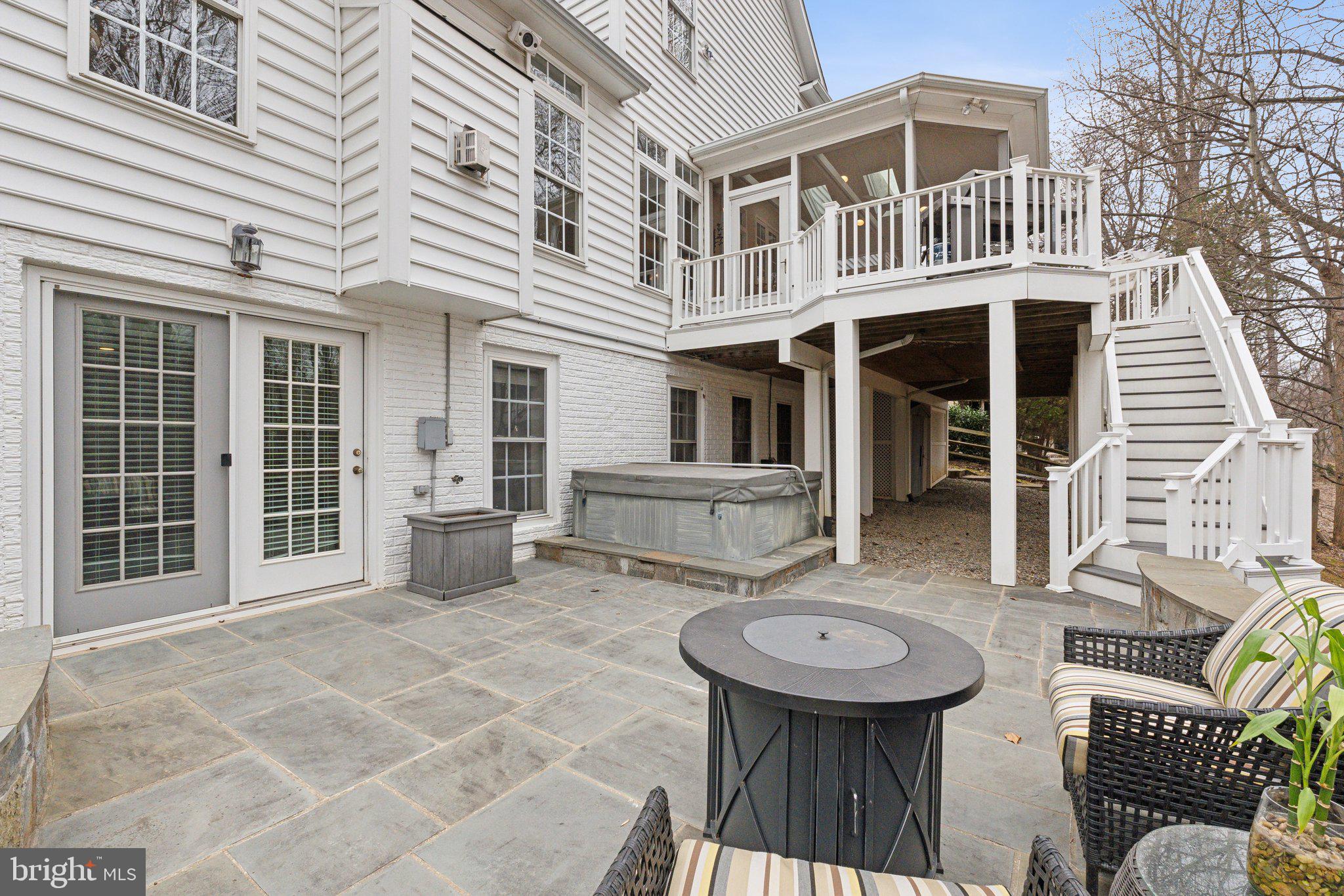 LAKELANDS - Residential