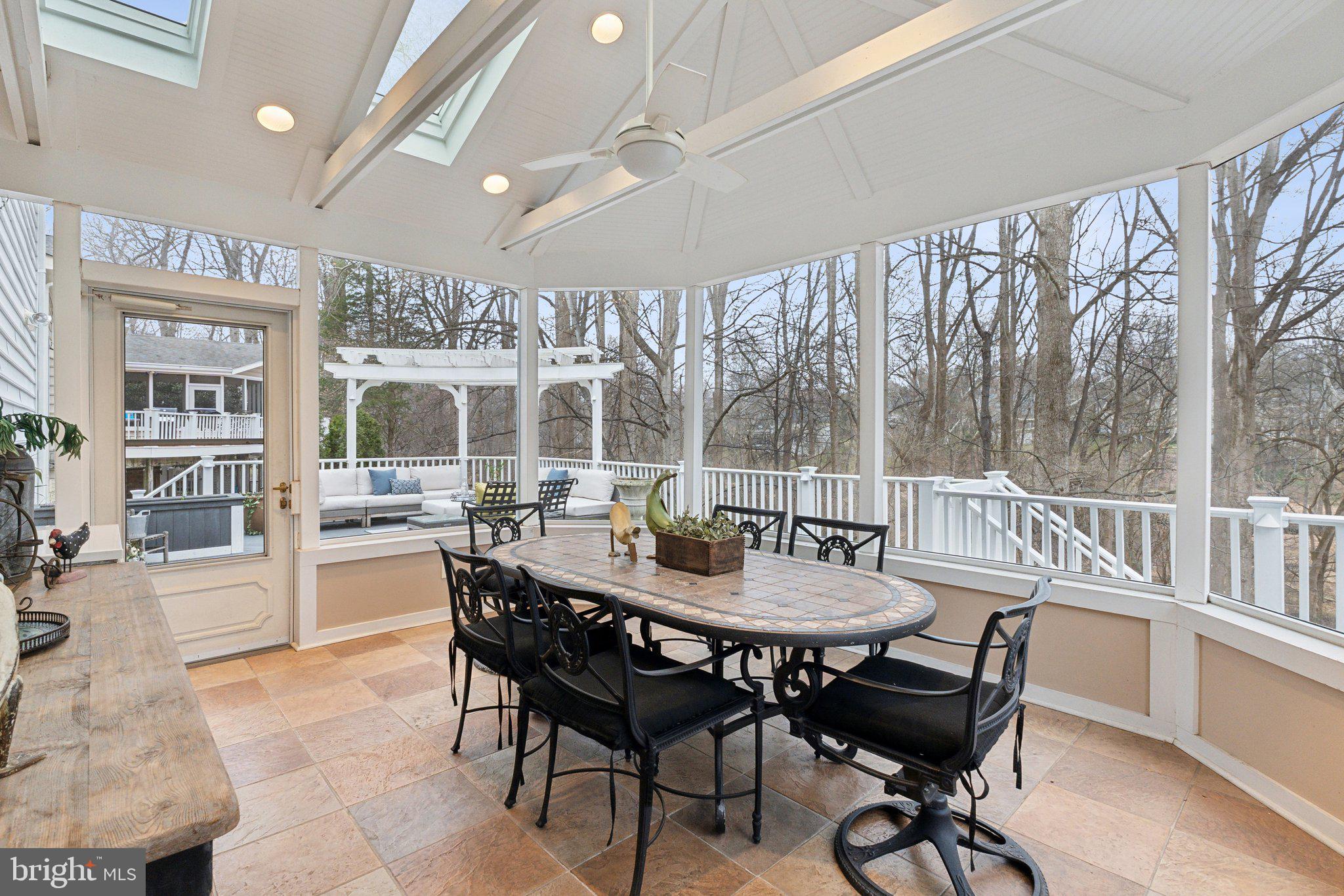 LAKELANDS - Residential