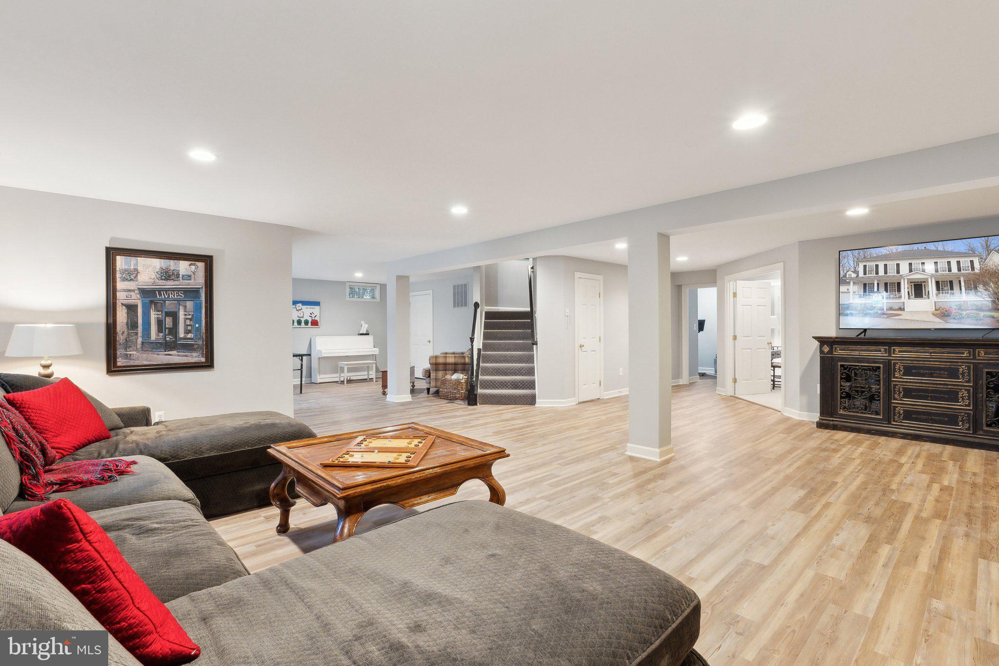 LAKELANDS - Residential