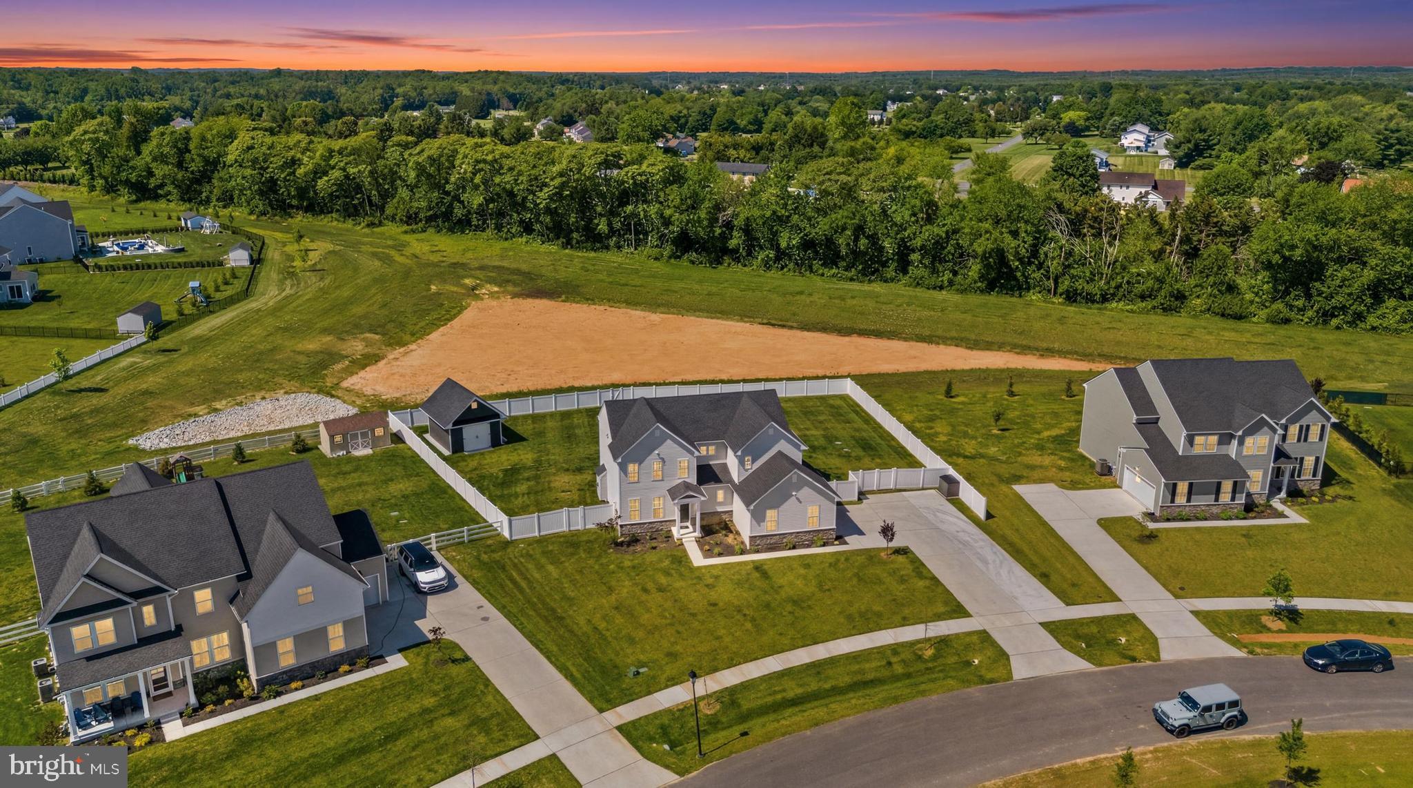 120 GOLDLEAF DRIVE W