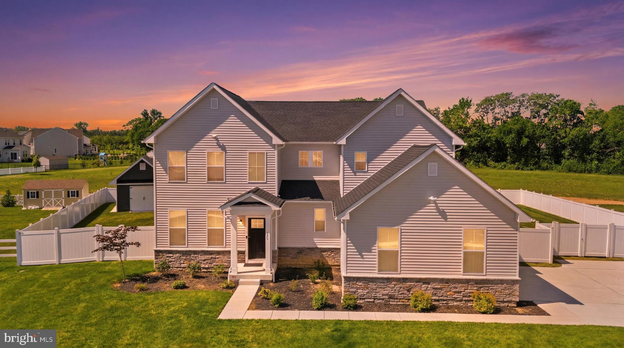 120 GOLDLEAF DRIVE W