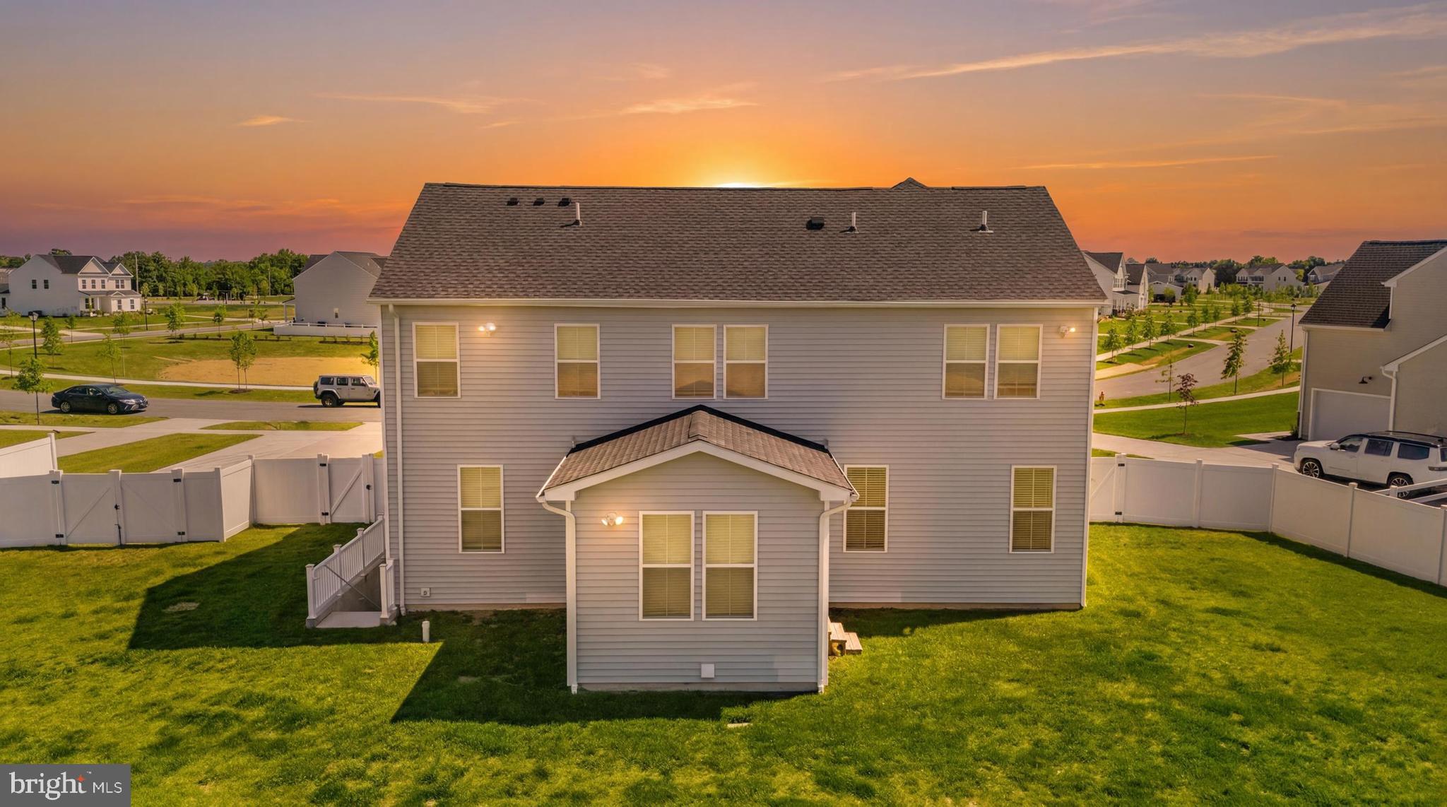 120 GOLDLEAF DRIVE W