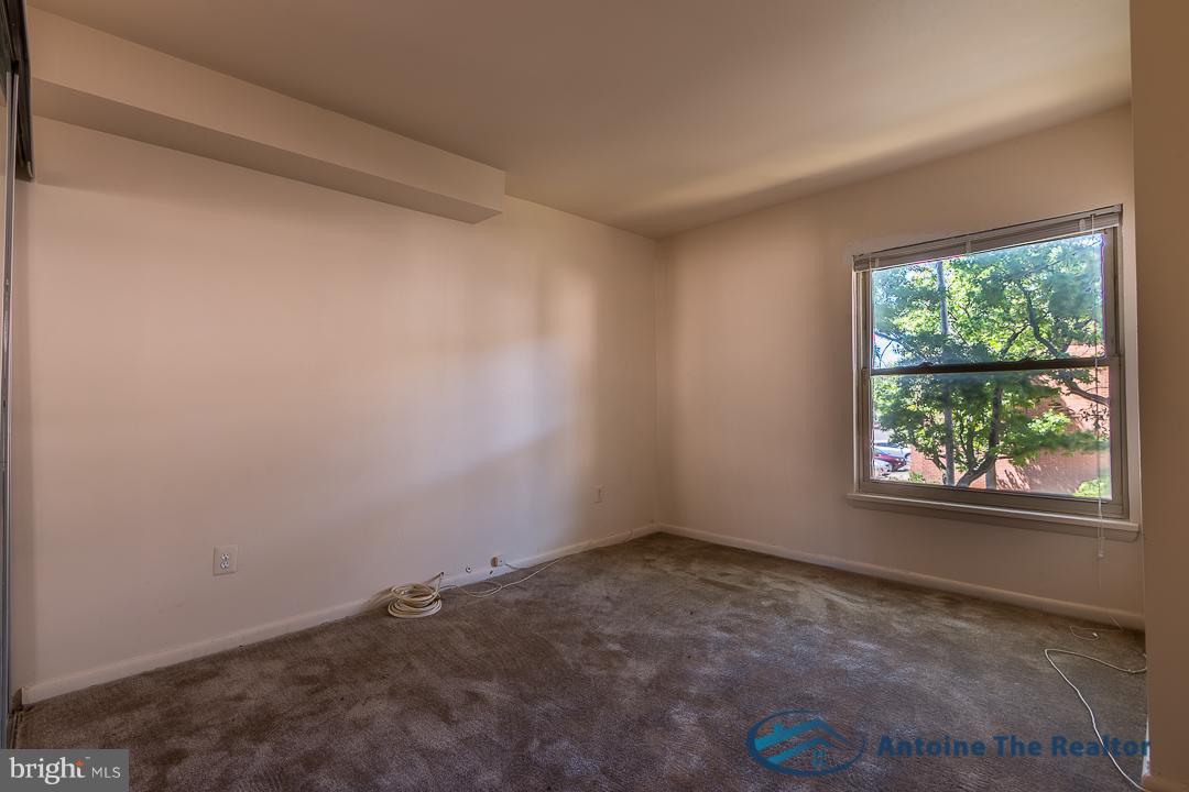 MARLOW TOWERS CONDOMINIUMS - Residential Lease