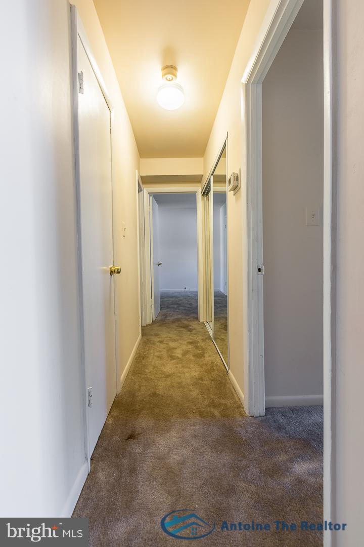 MARLOW TOWERS CONDOMINIUMS - Residential Lease