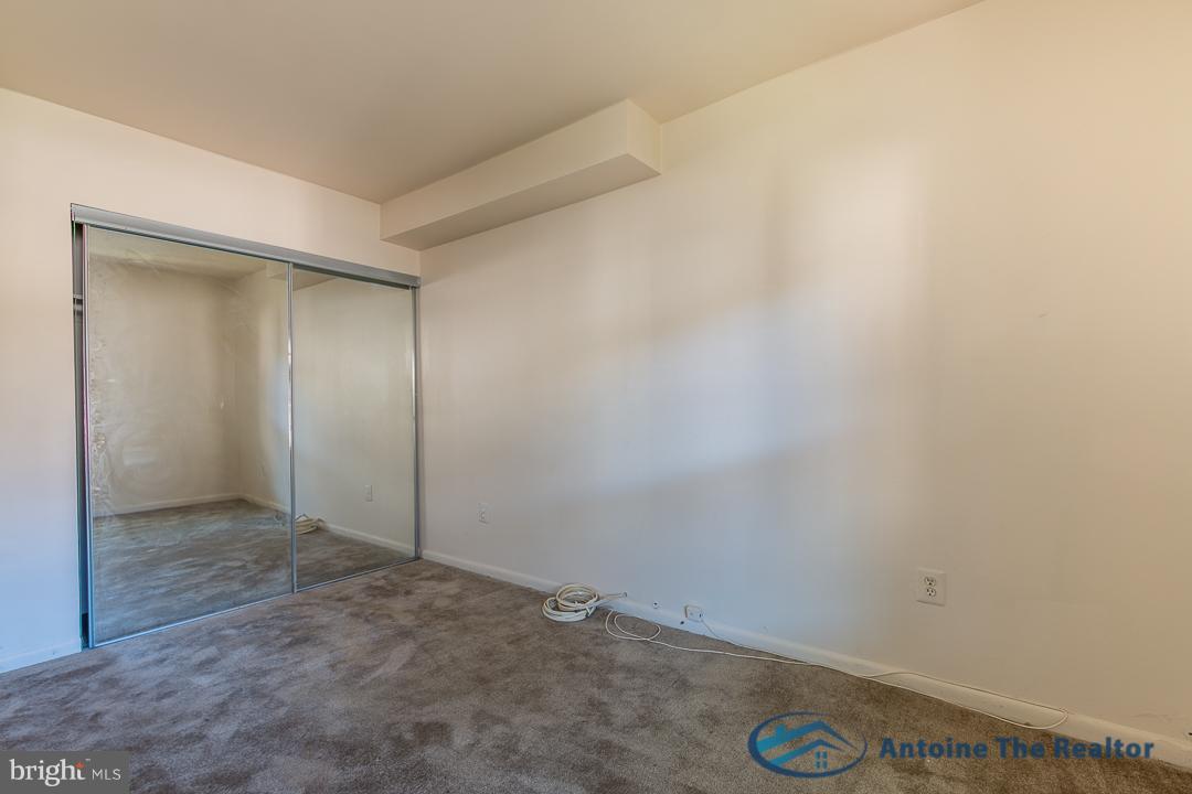 MARLOW TOWERS CONDOMINIUMS - Residential Lease