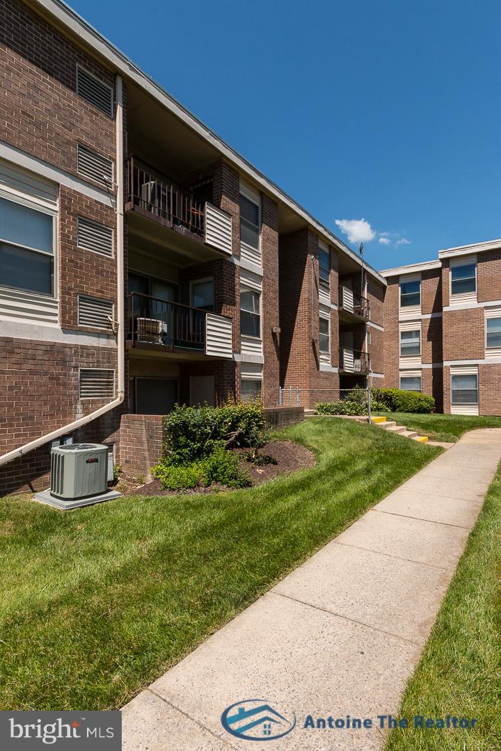 MARLOW TOWERS CONDOMINIUMS - Residential Lease