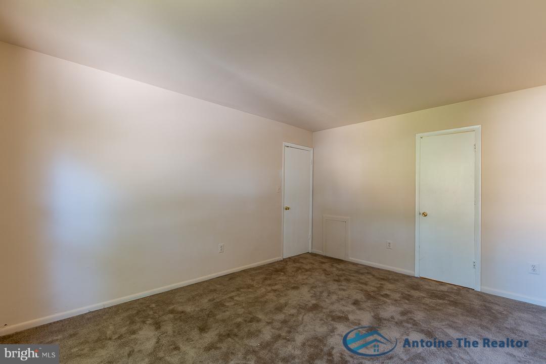 MARLOW TOWERS CONDOMINIUMS - Residential Lease