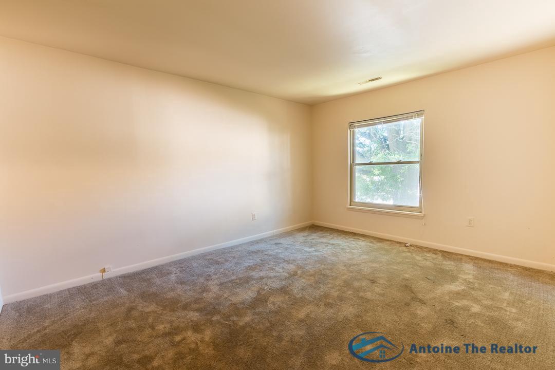 MARLOW TOWERS CONDOMINIUMS - Residential Lease