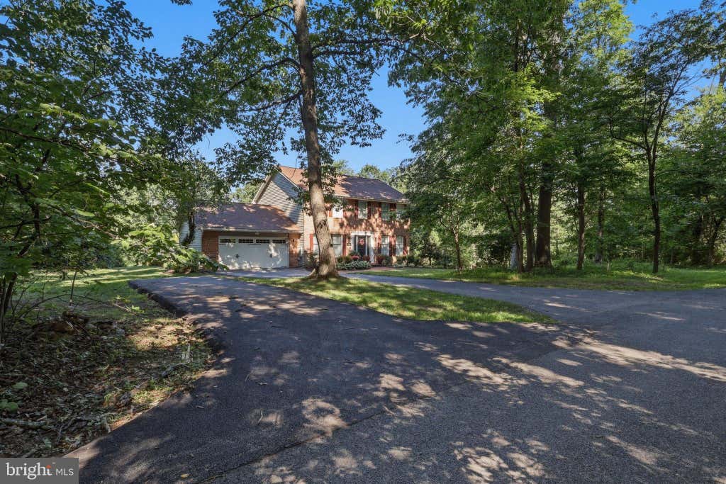 Photo of 7050 Shadyside Drive, MOUNT AIRY, MD 21771 (MLS # MDCR2037154)