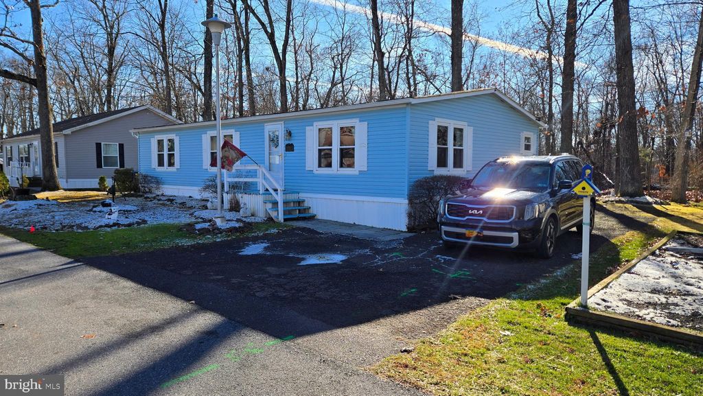 Photo of 727 Dogwood Drive, GREEN LANE, PA 18054 (MLS # PAMC2163104)