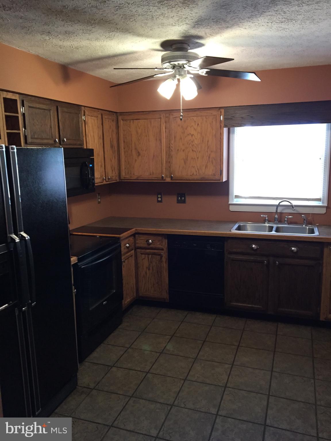 WALLACE MANOR - Residential Lease