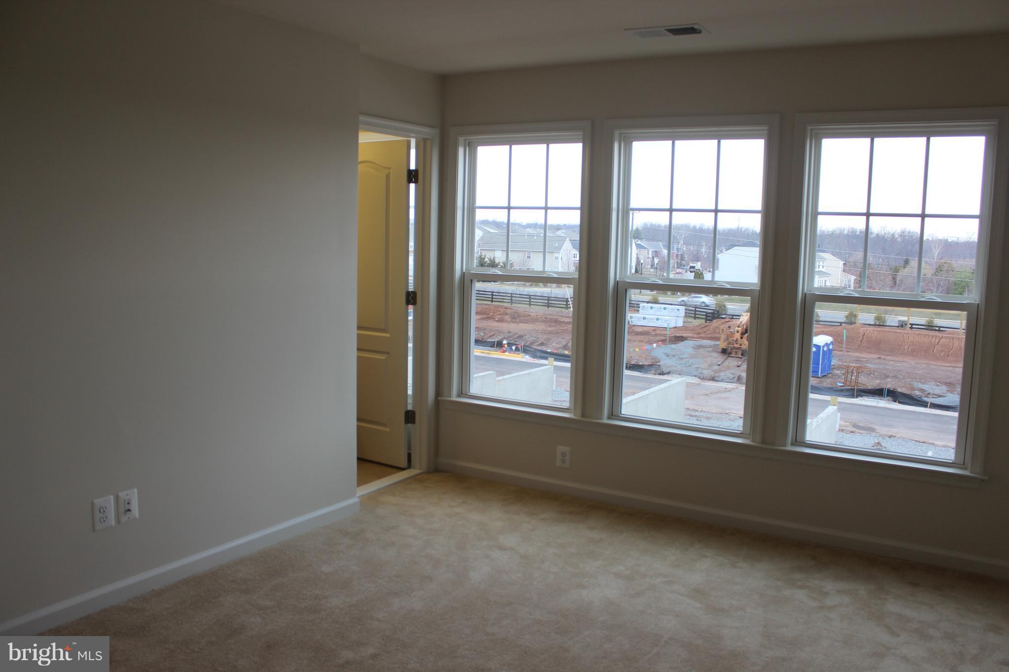 SIGNATURE AT BROADLANDS - Residential Lease