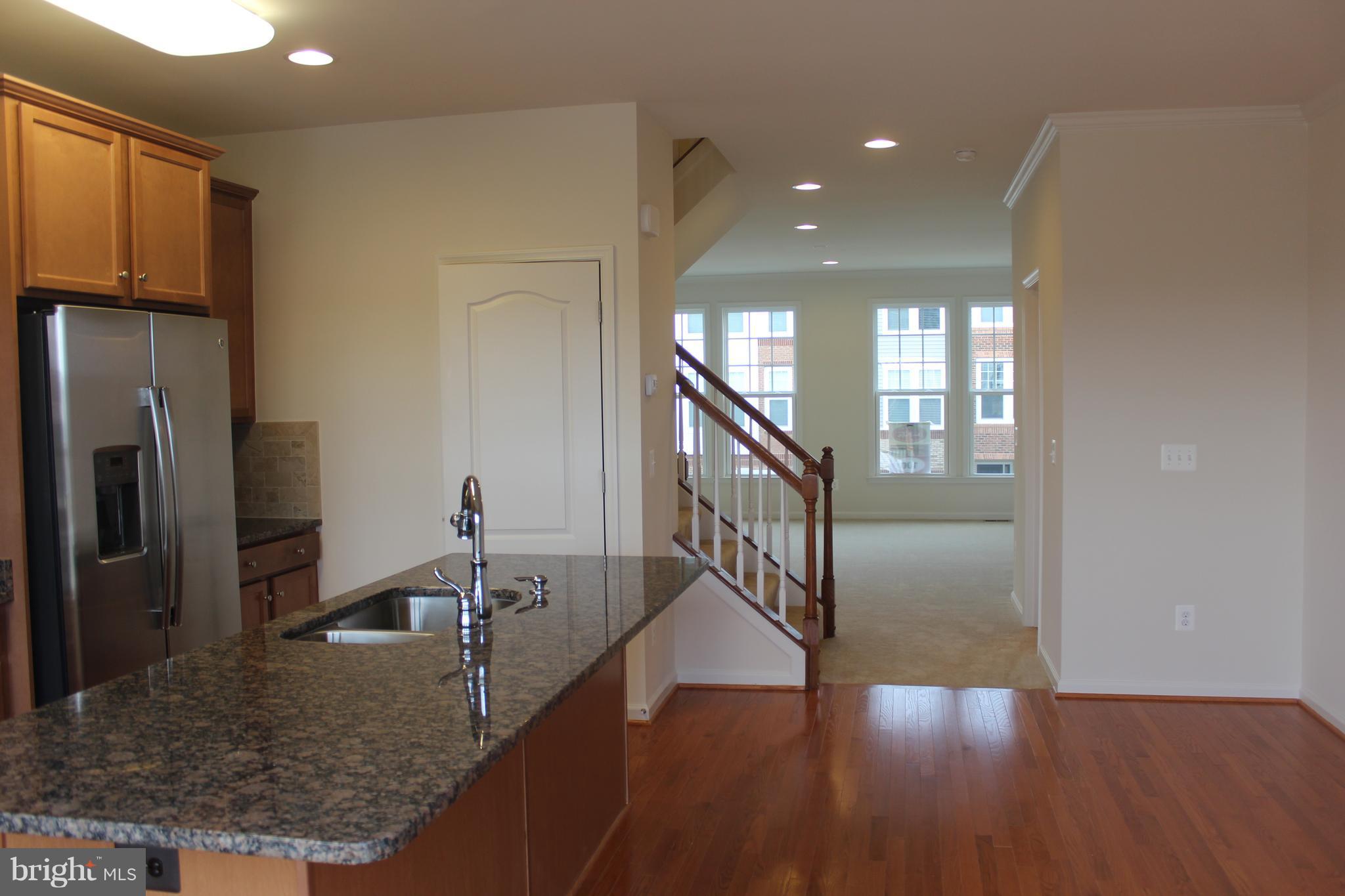 SIGNATURE AT BROADLANDS - Residential Lease