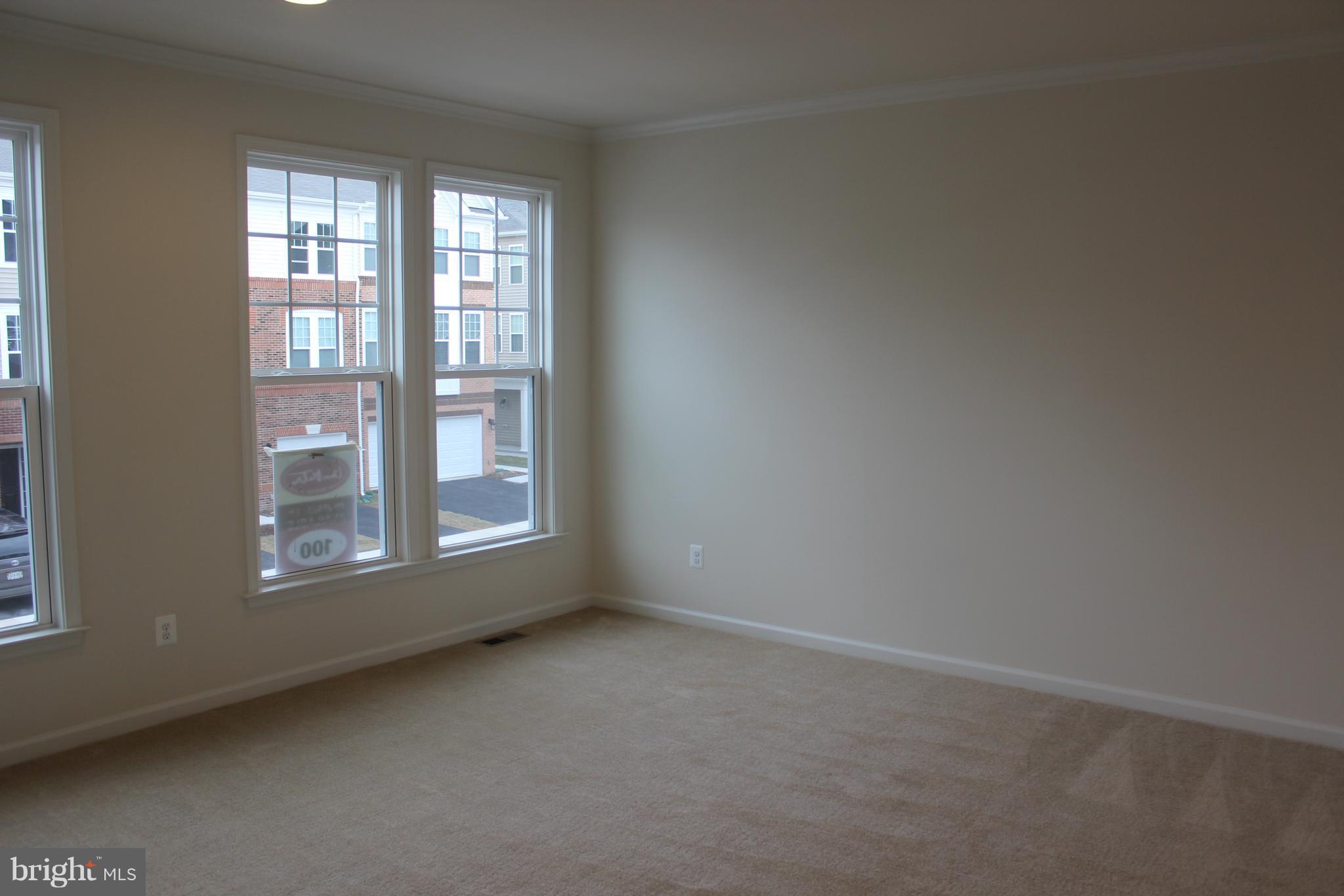 SIGNATURE AT BROADLANDS - Residential Lease